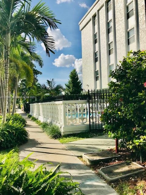 FOSTER & SANCHEZ TR REMAIN - Residential Lease