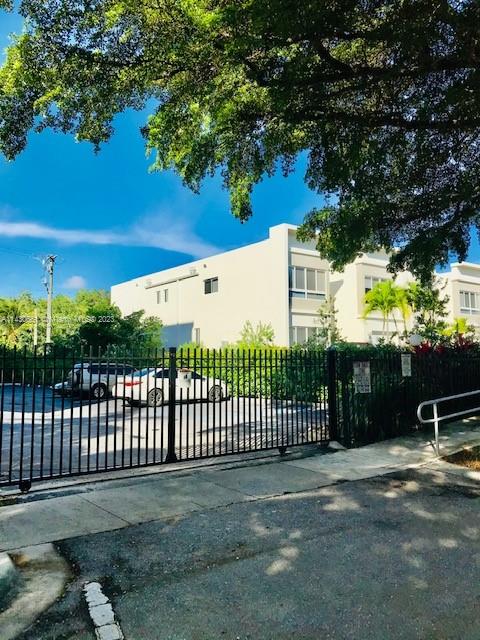 FOSTER & SANCHEZ TR REMAIN - Residential Lease