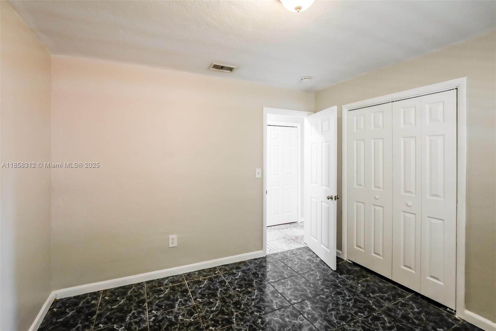 T L JOHNSON SUB IN SW1/4 - Residential Lease