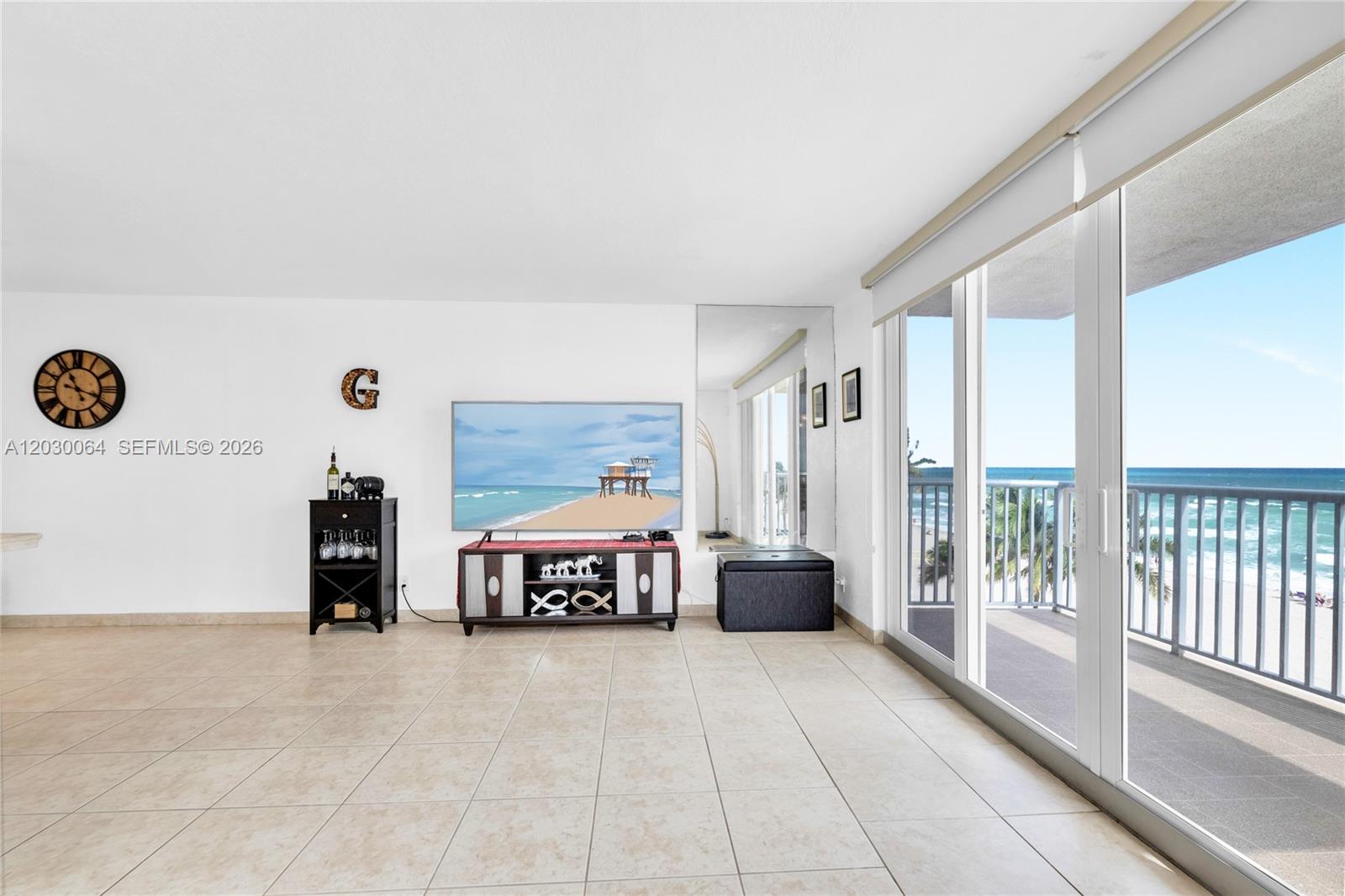 EDGEWATER BEACH TOWERS CO - Residential