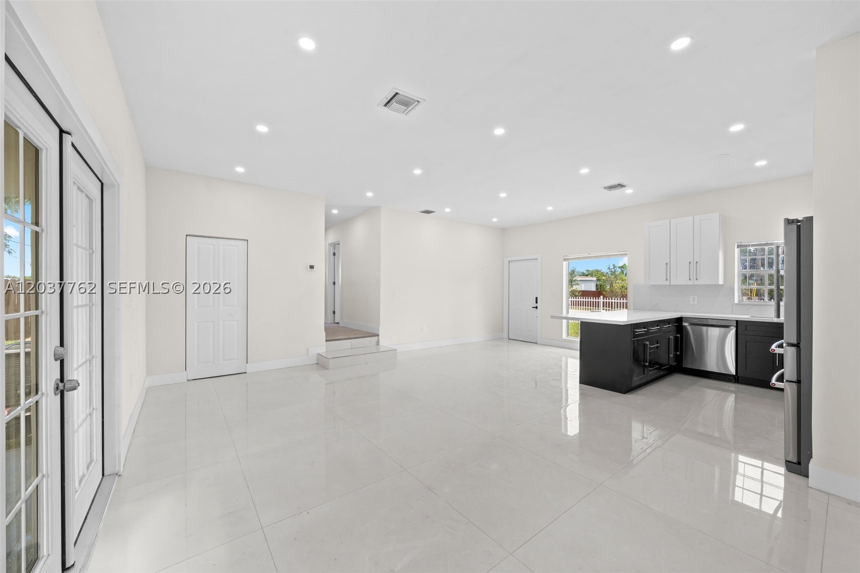 CAROL CITY CORR PL OF - Residential