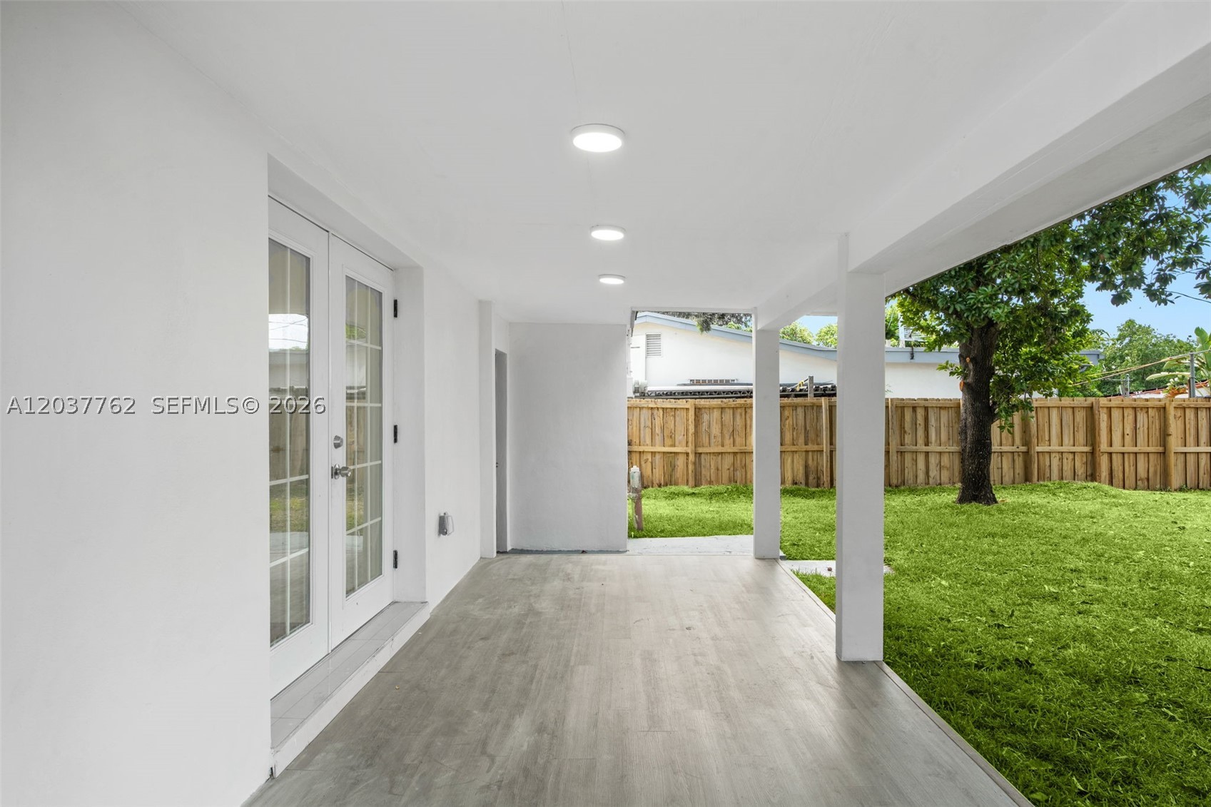 CAROL CITY CORR PL OF - Residential