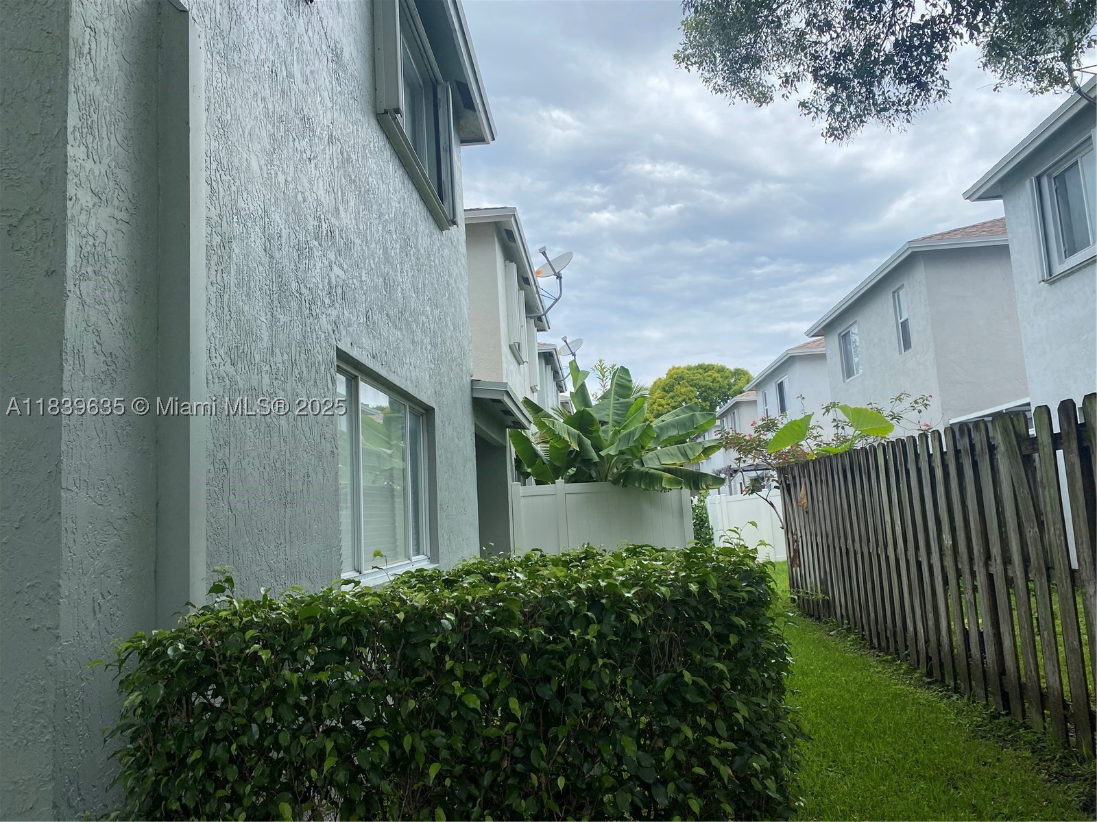 LAND SECTION 8 - Residential