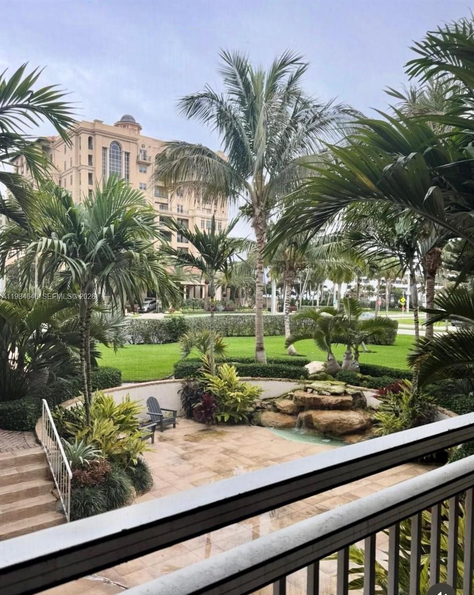 LOCATION! CAPRI CONDO! STEPS TO THE OCEAN WITH PRIVATE BEACH ACCESS, TWO (2) BEDROOM CONDO. INCLUDES KITCHEN APPLIANCES, AND TWO (2) BATHROOMS,  COVERED ENCLOSED BALCONY WITH LARGE STORAGE CLOSET. WALKING DISTANCE TO DINING, SHOPPING, NIGHTLIFE, ETC. PARKING INCLUDED. PETS ALLOWED.
