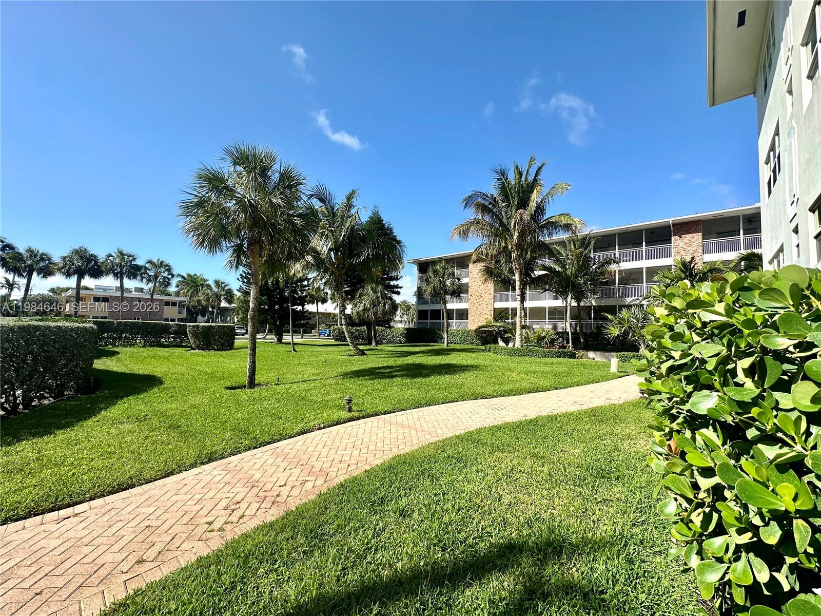BOCA CAPRI CONDO APTS SLY - Residential