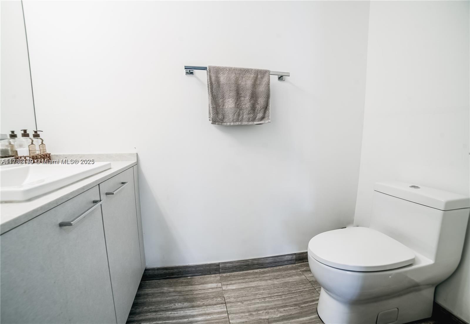 1010 BRICKELL CONDO - Residential Lease