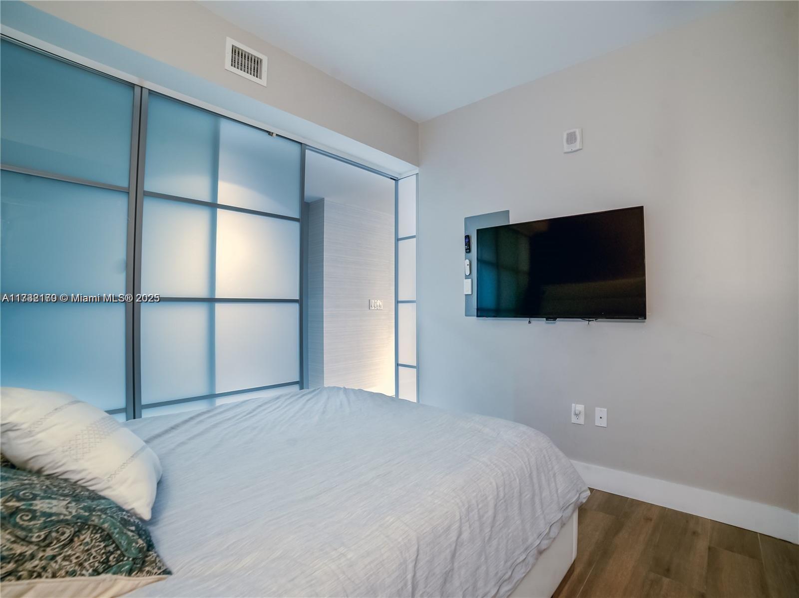 1010 BRICKELL CONDO - Residential Lease