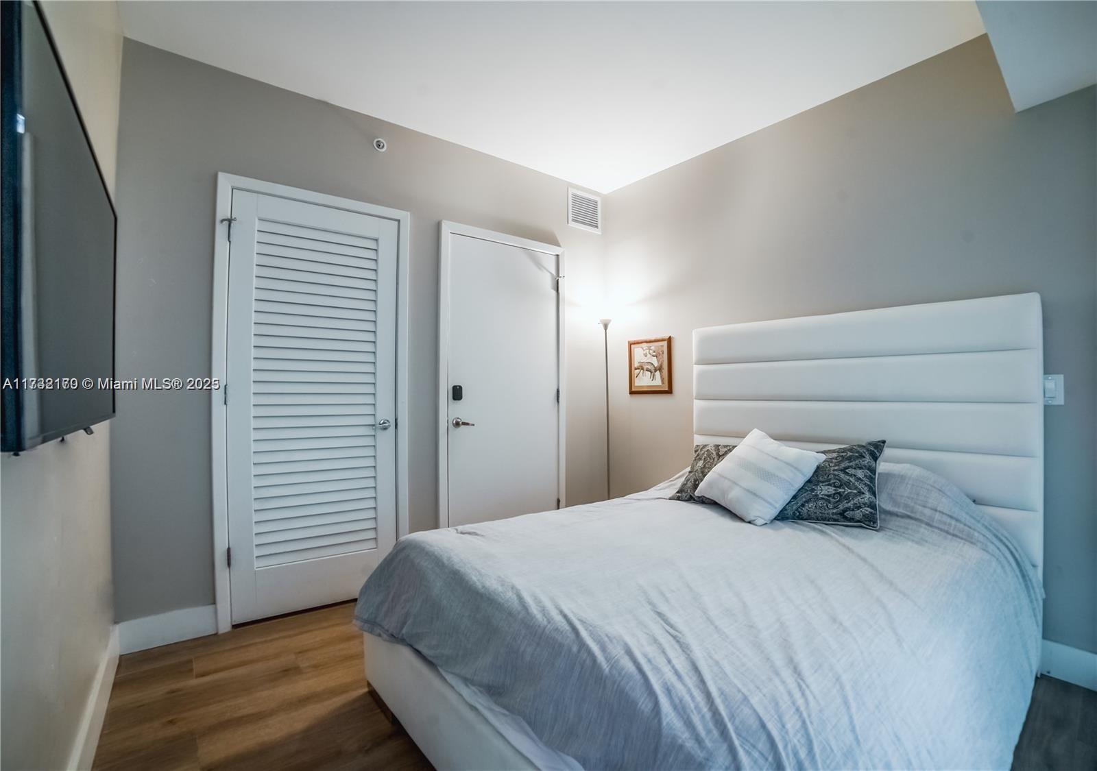 1010 BRICKELL CONDO - Residential Lease
