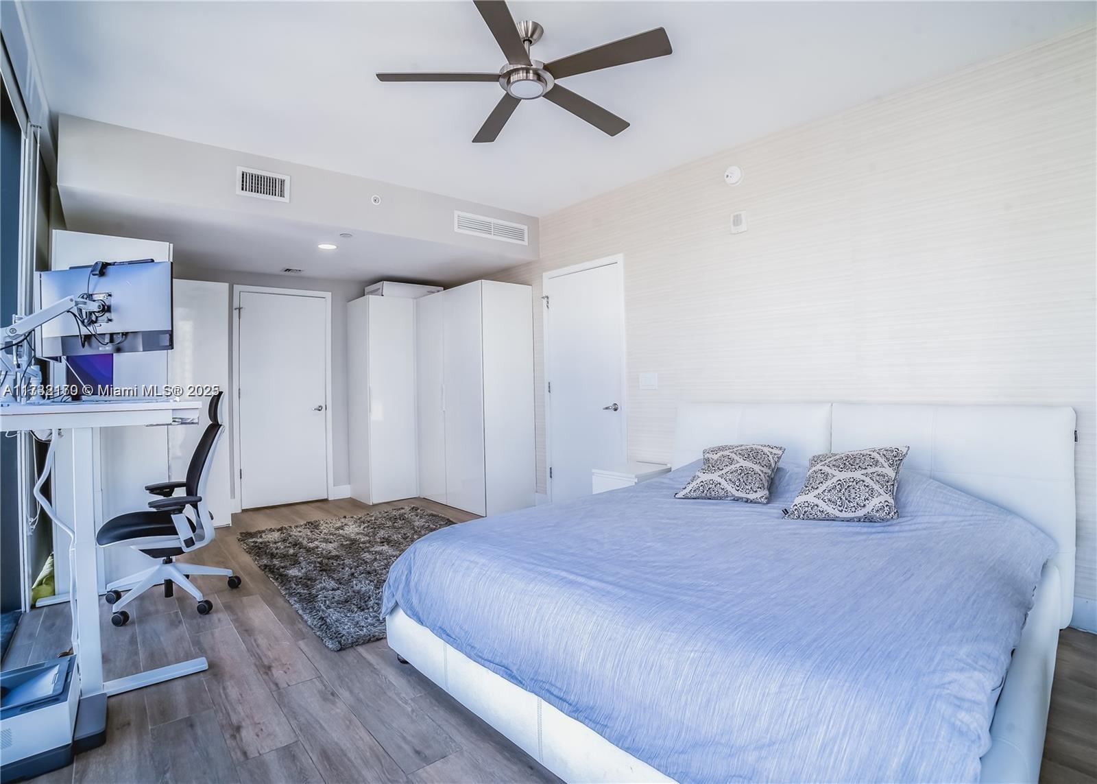 1010 BRICKELL CONDO - Residential Lease