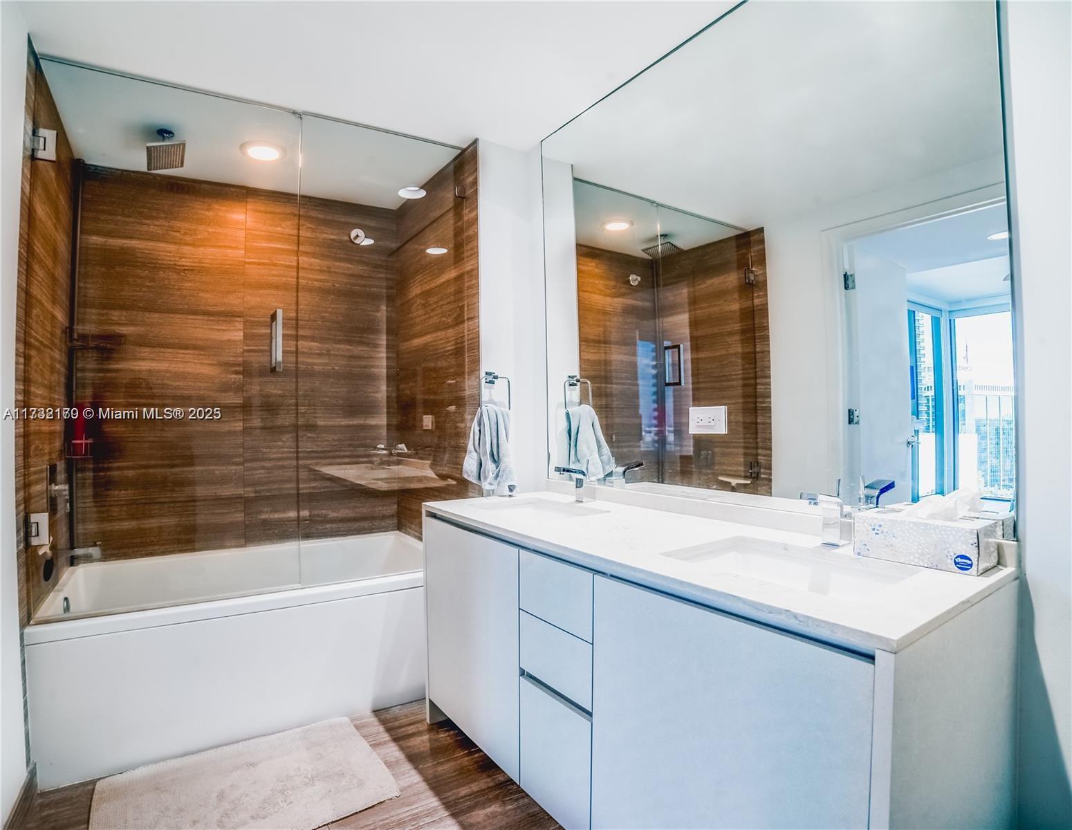 1010 BRICKELL CONDO - Residential Lease