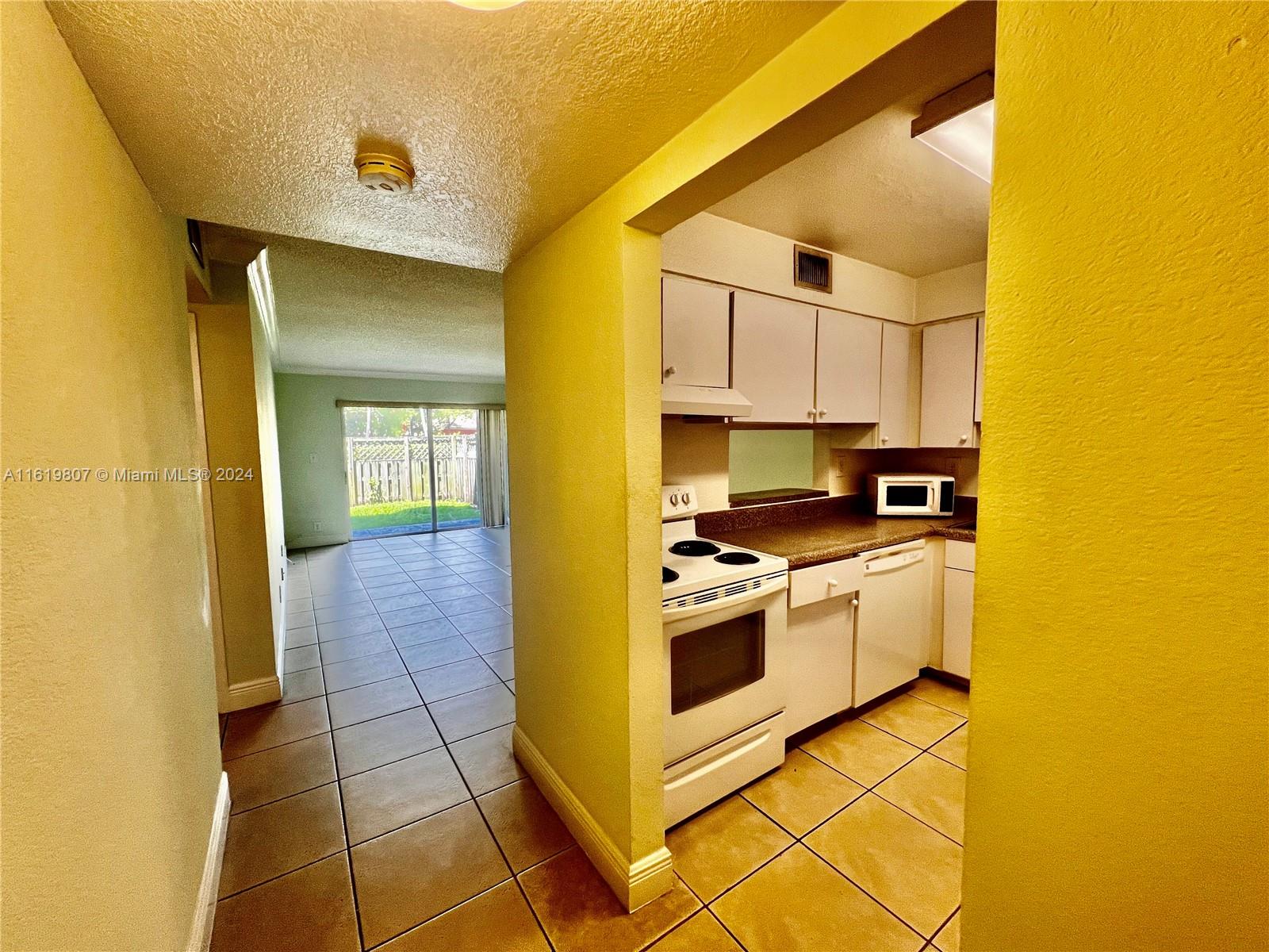 DORAL GARDENS II CONDO - Residential Lease