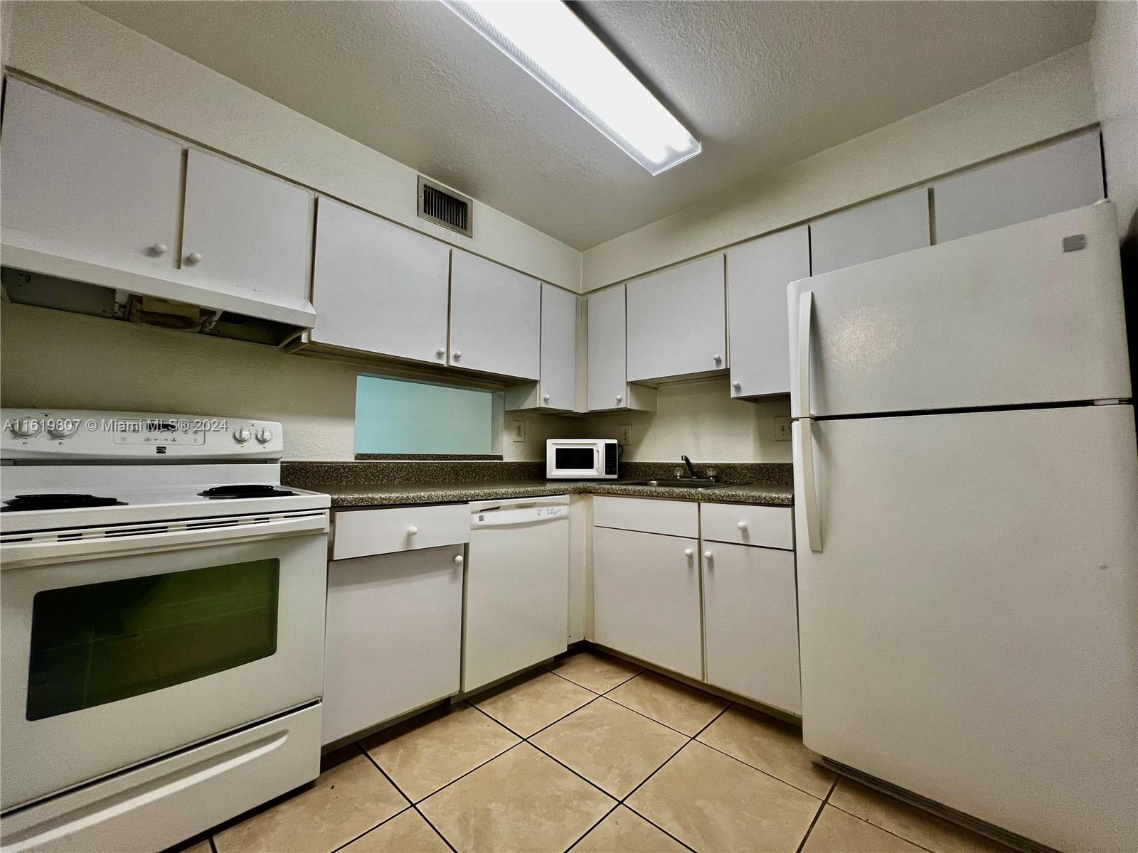 DORAL GARDENS II CONDO - Residential Lease