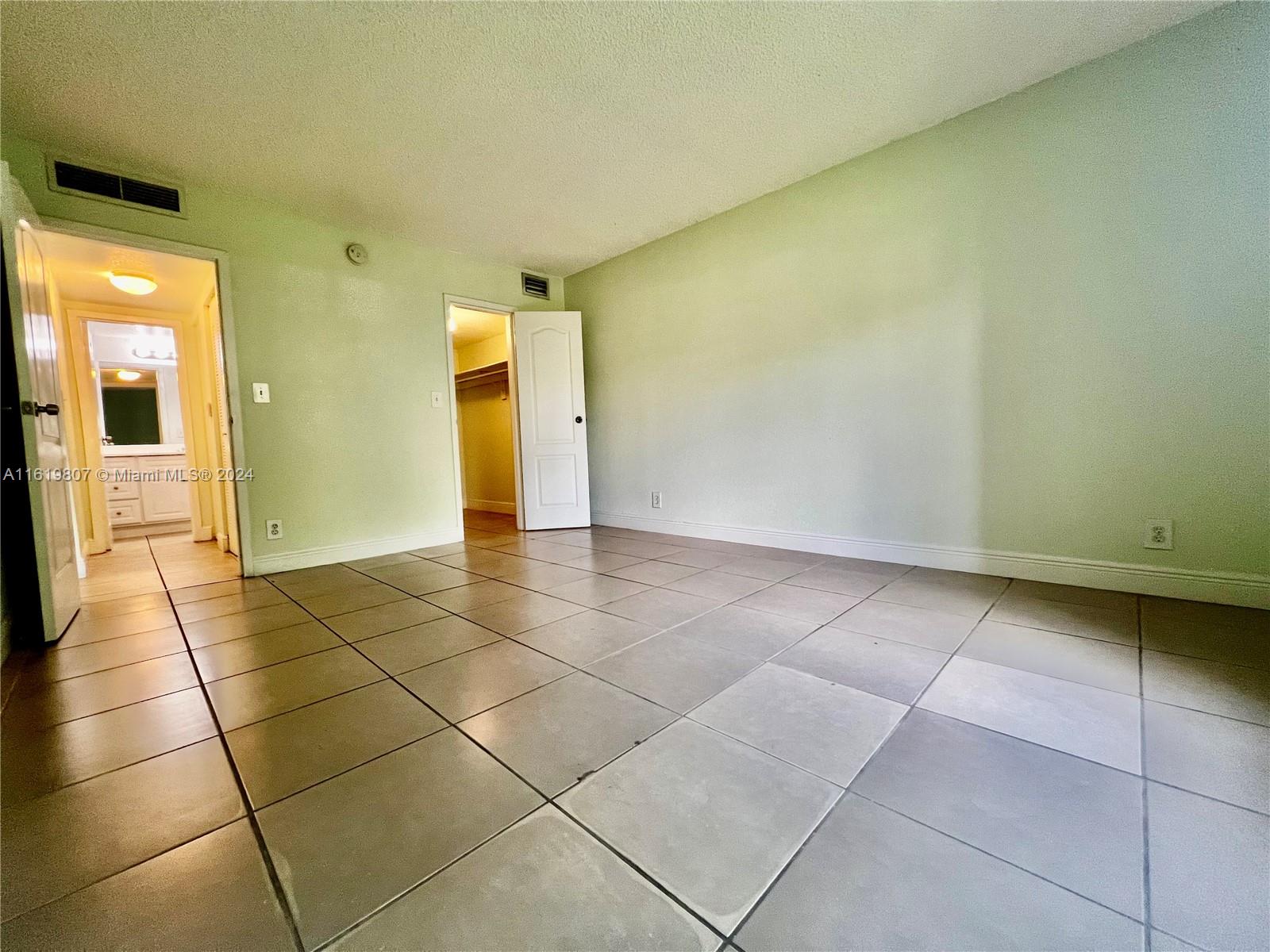 DORAL GARDENS II CONDO - Residential Lease