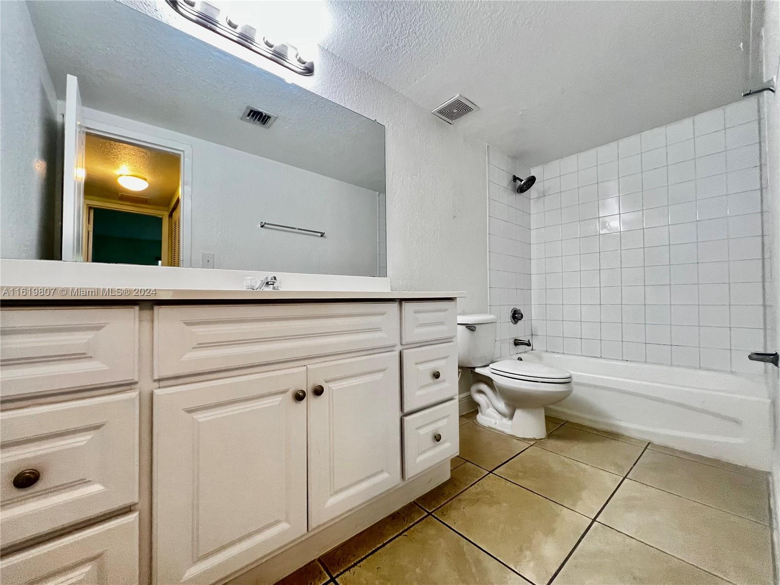 DORAL GARDENS II CONDO - Residential Lease