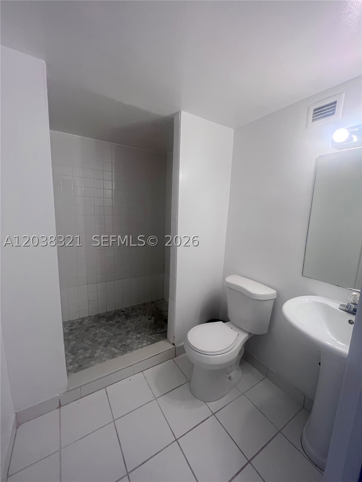 FOUR AMBASSADORS CONDO PH - Residential Lease