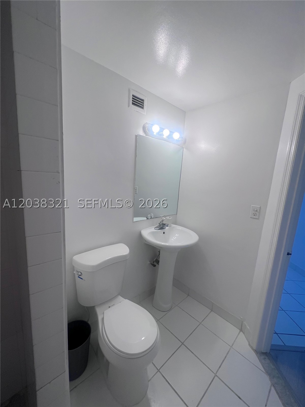 FOUR AMBASSADORS CONDO PH - Residential Lease