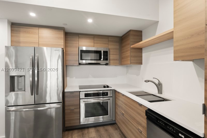 VERANDA CONDO - Residential