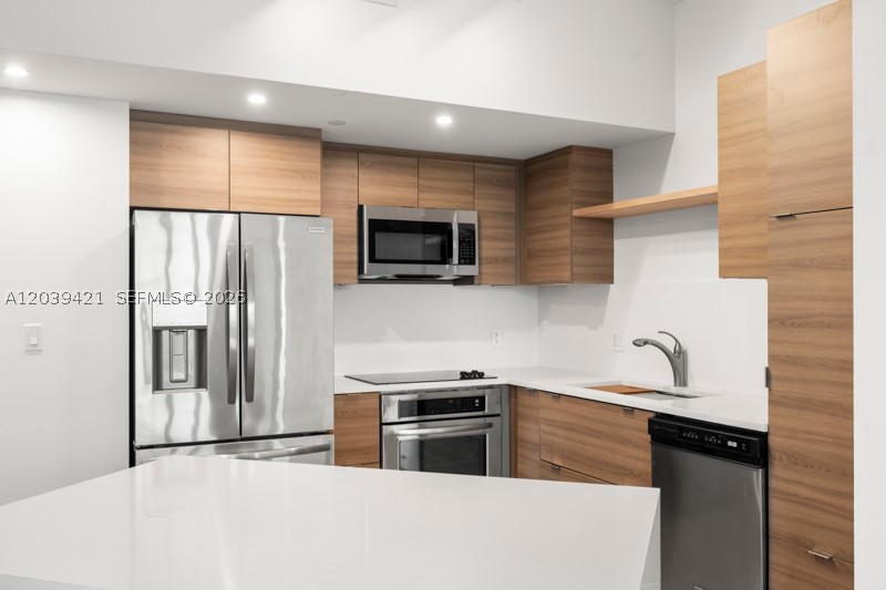 VERANDA CONDO - Residential