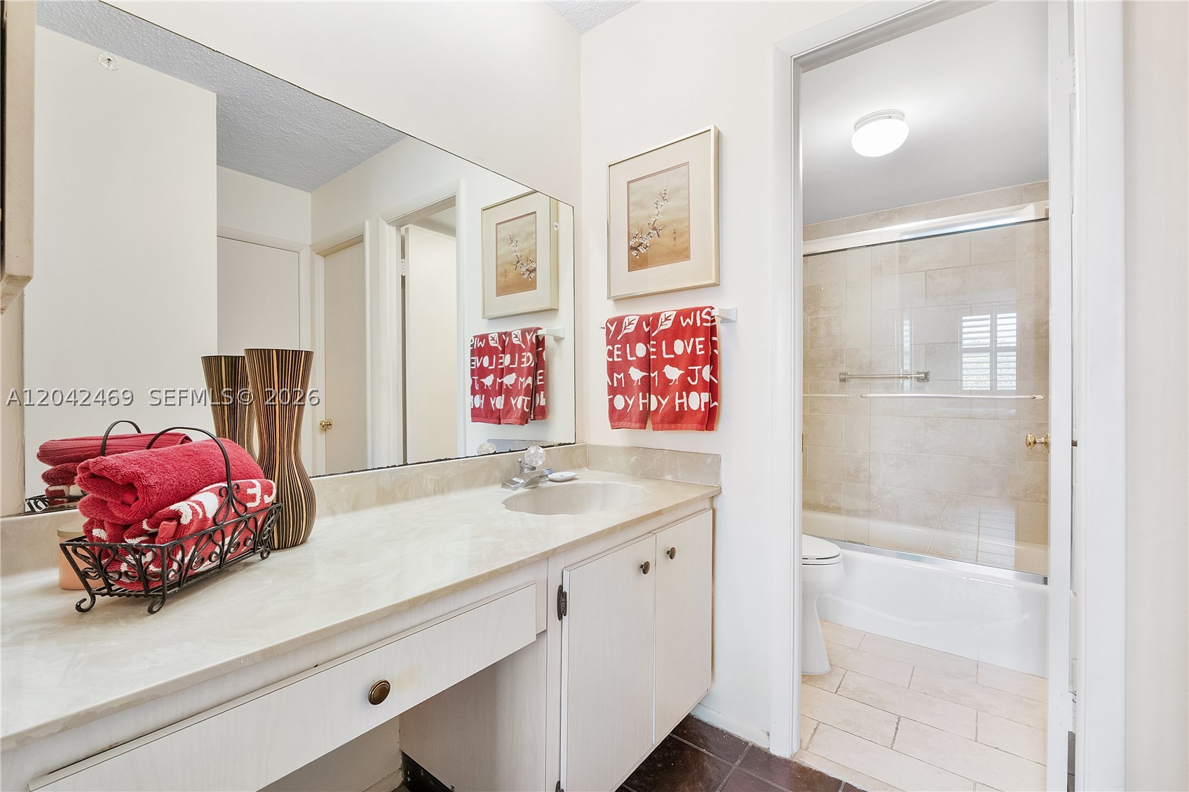 ISLAND TERRACE CONDO - Residential