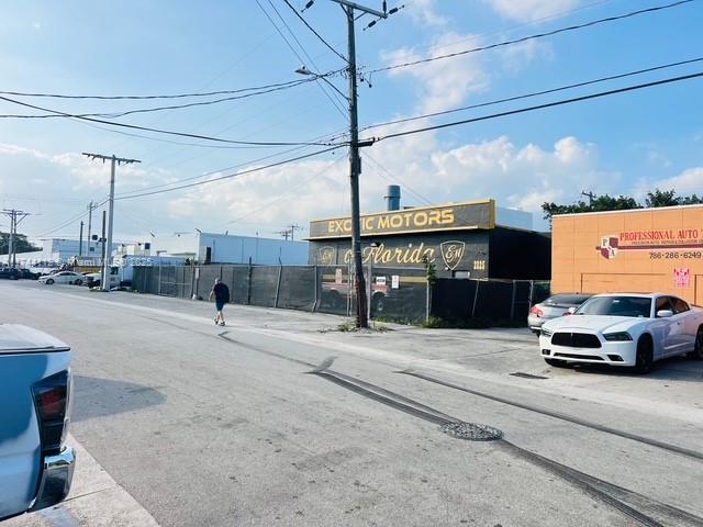 MELROSE HTS - Commercial Sale