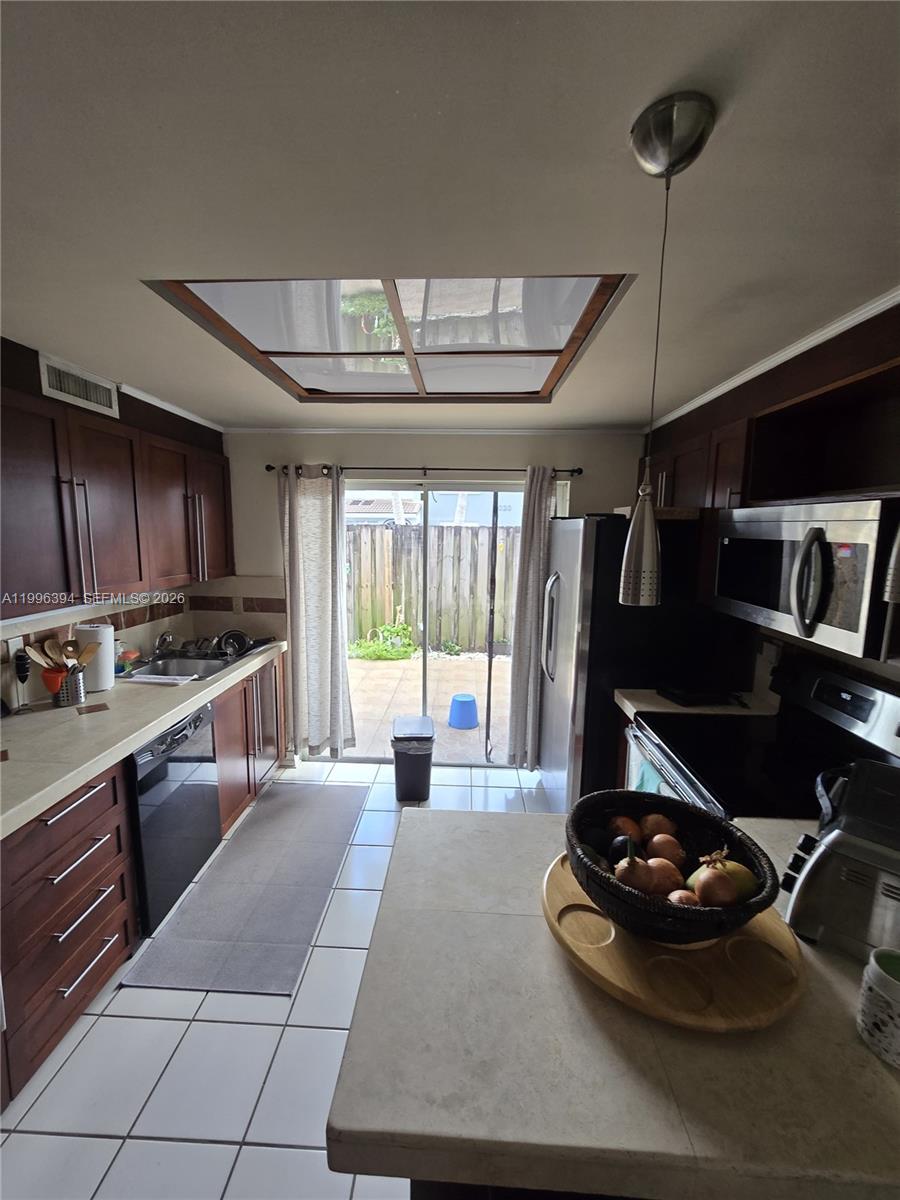 LAGO DEL REY CONDO - Residential