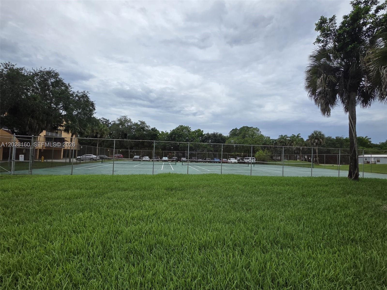 LAGO WEST CONDOMINIUM - Residential