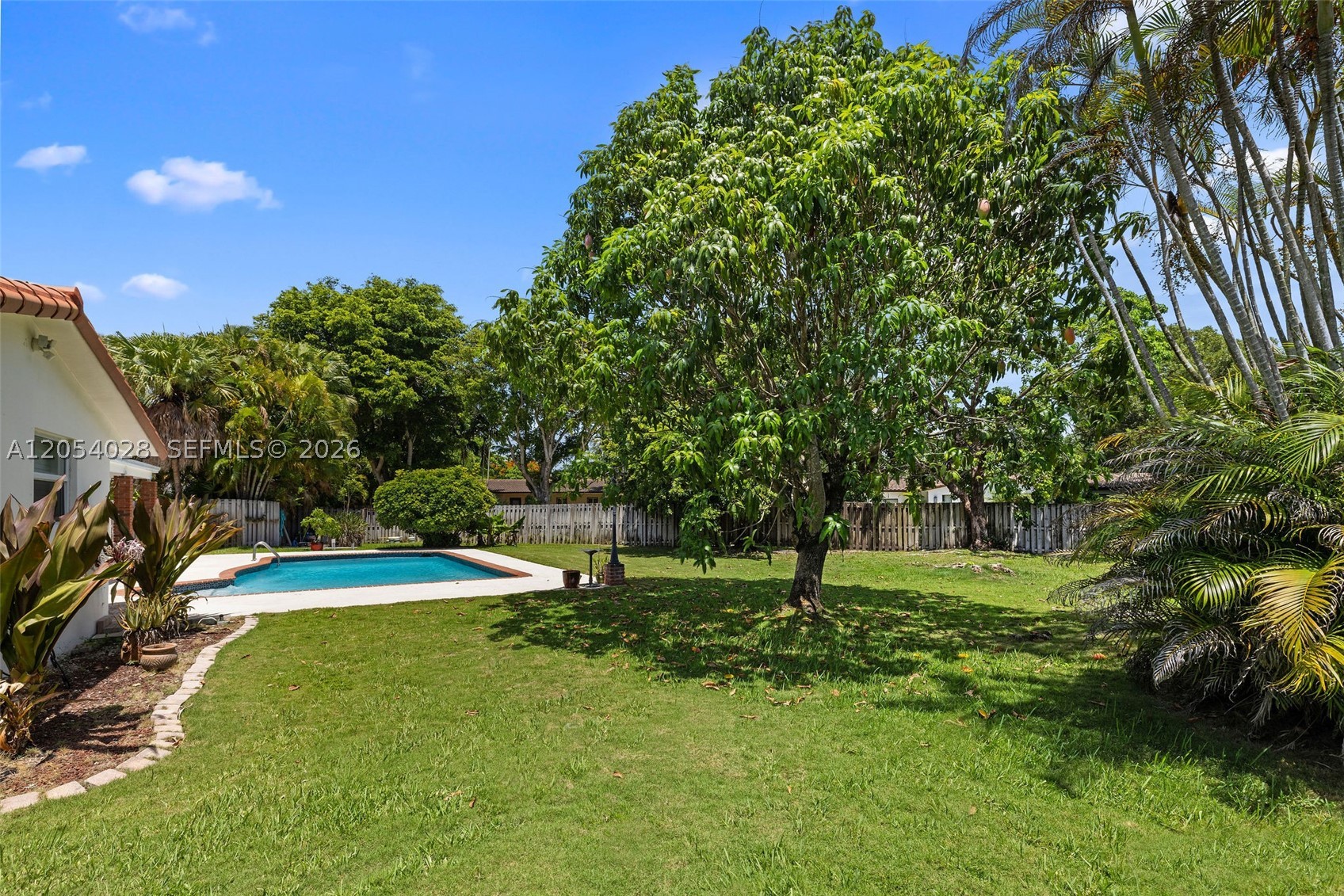 PINE MEADOWS SEC 4 - Residential