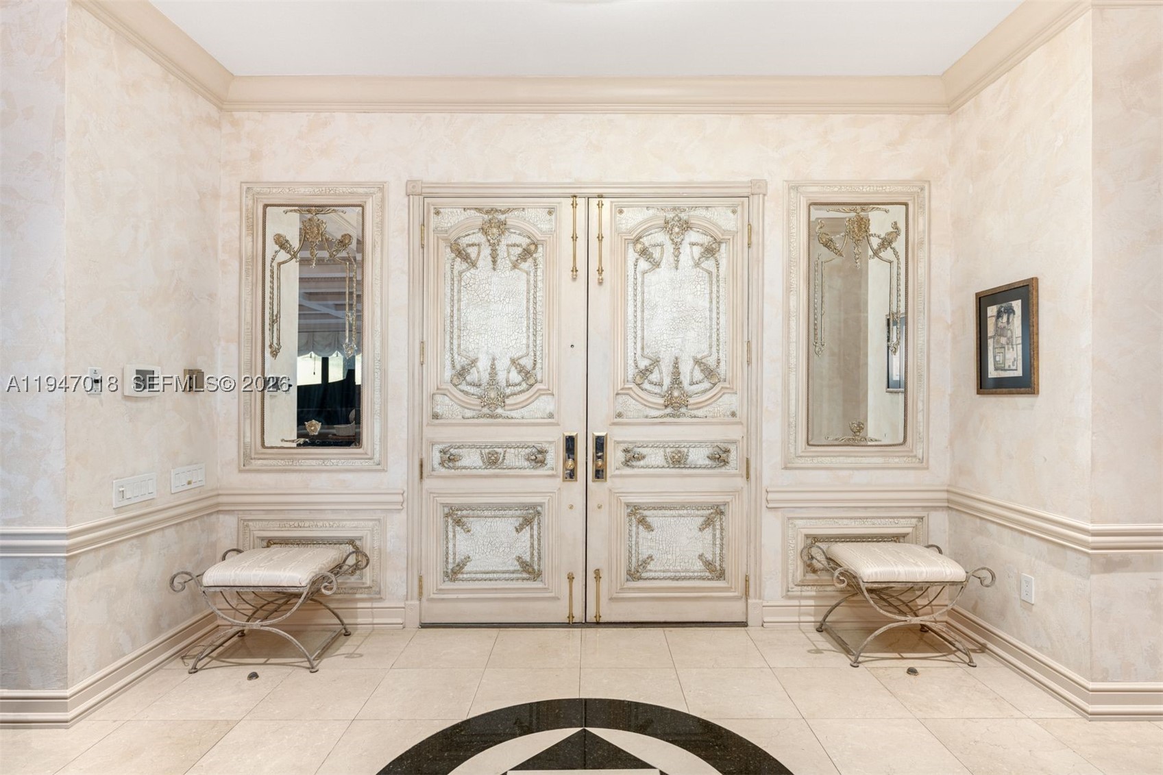 THE ALEXANDER CONDO - Residential