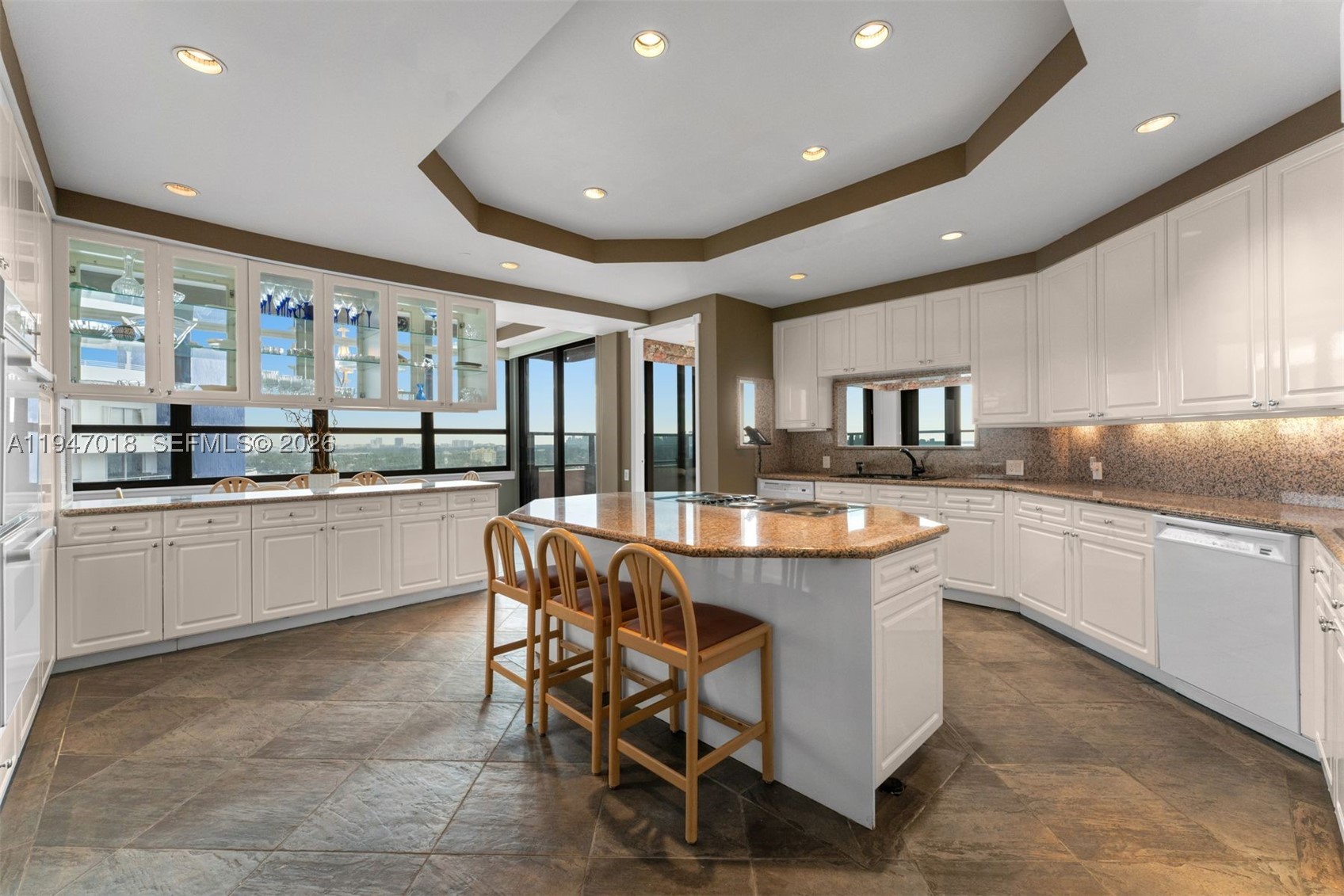 THE ALEXANDER CONDO - Residential