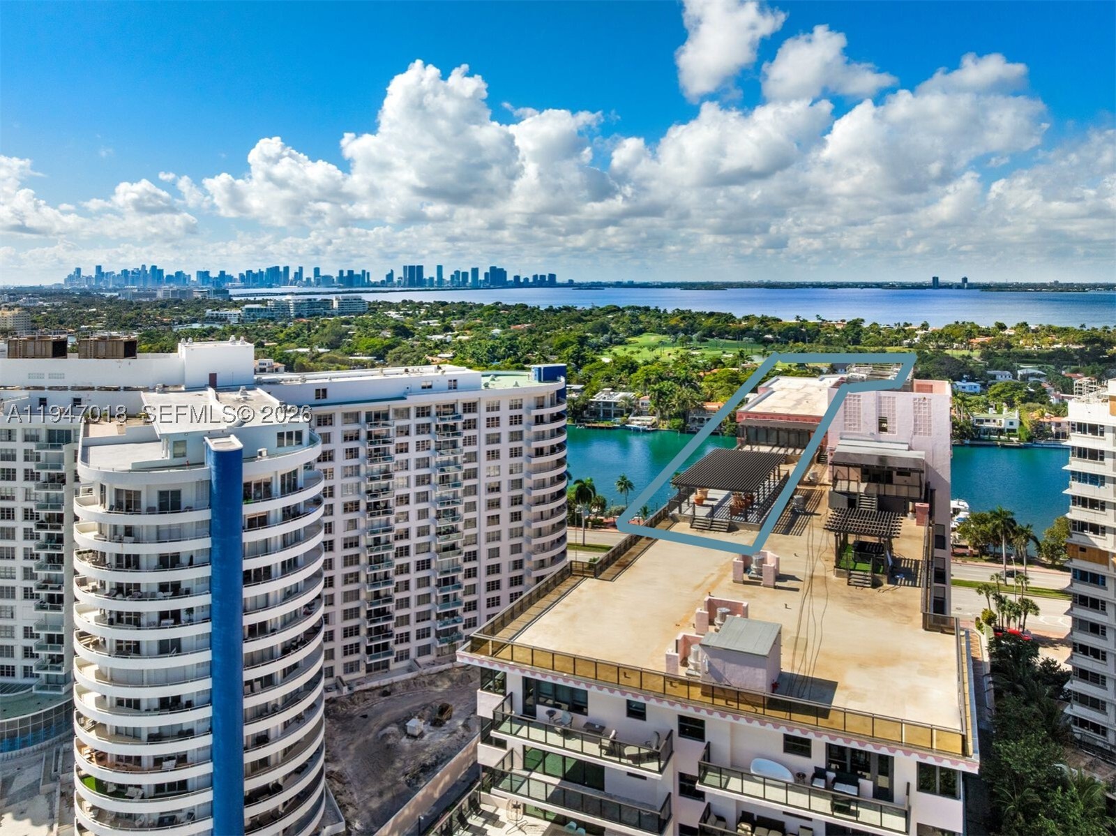 THE ALEXANDER CONDO - Residential