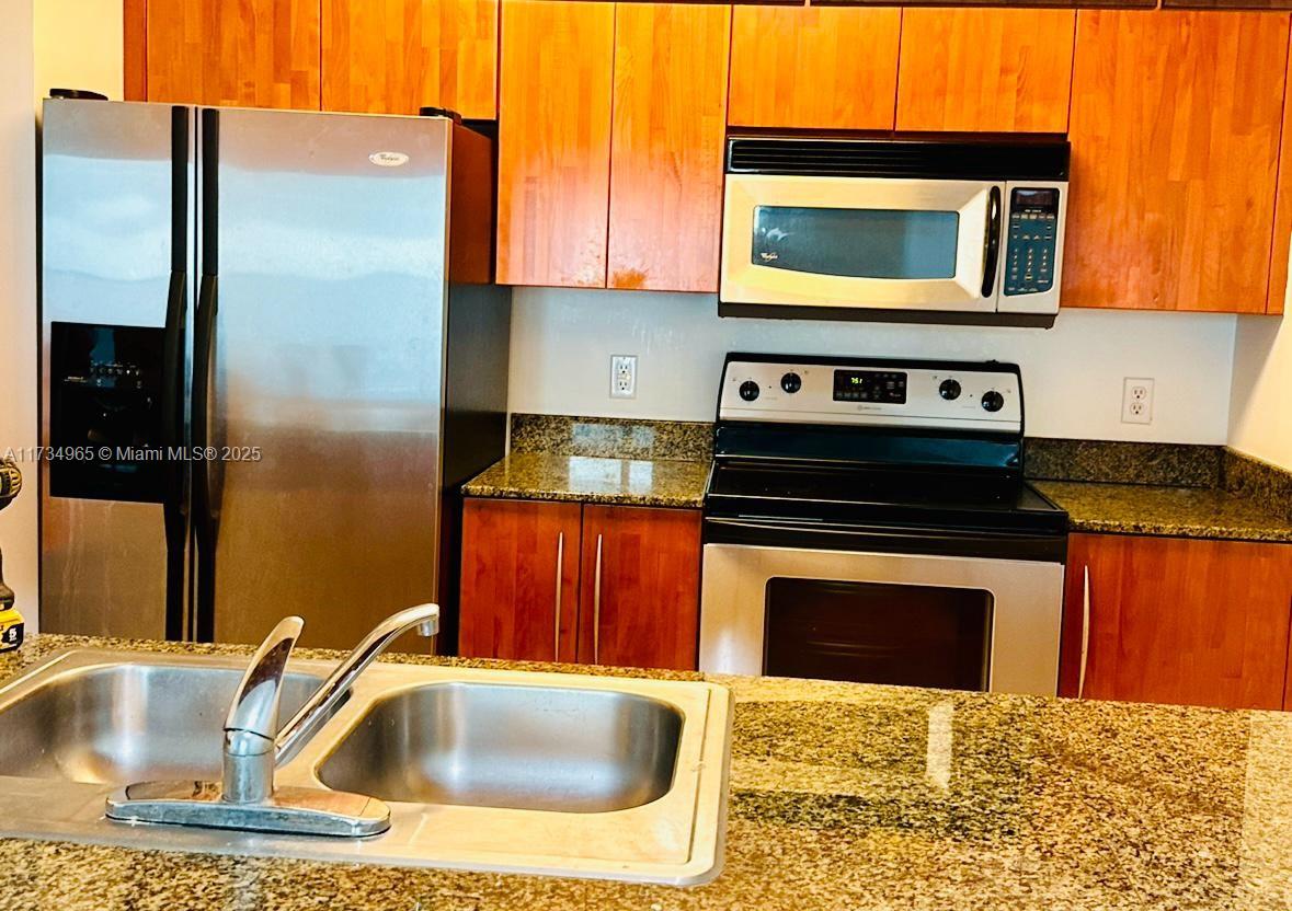 THE CLUB AT BRICKELL BAY - Residential