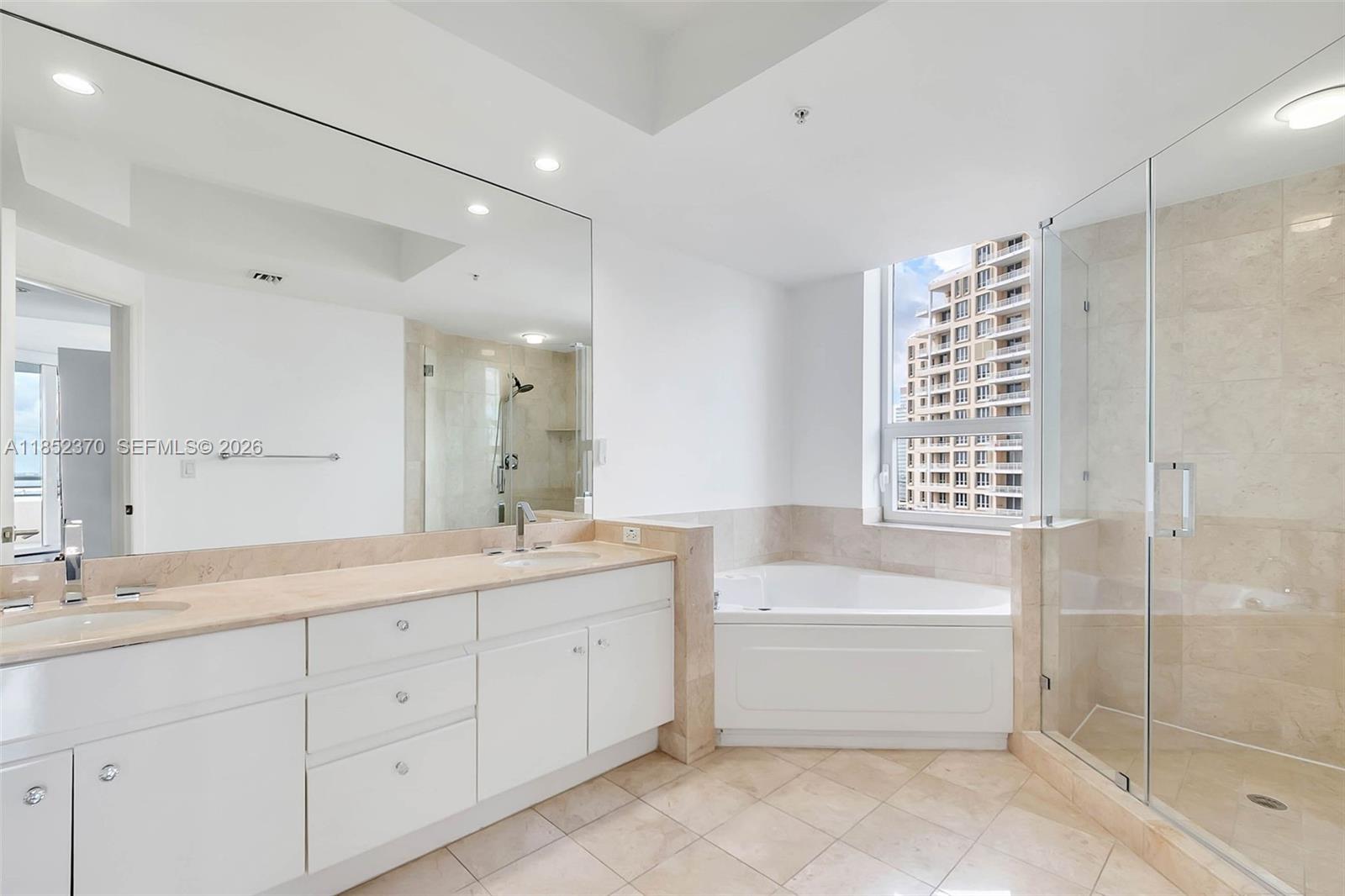THREE TEQUESTA POINT COND - Residential