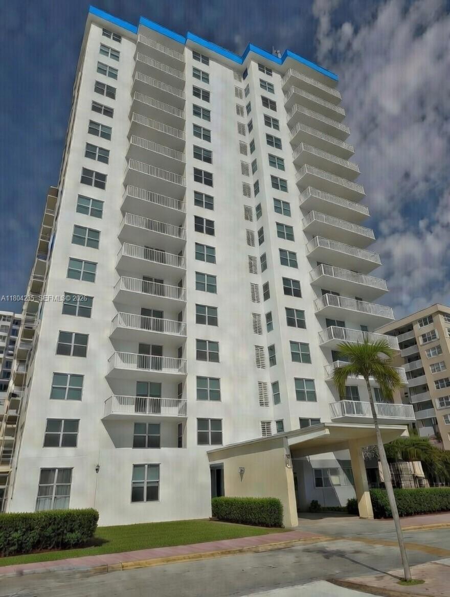 OXFORD TOWERS CONDO - Residential