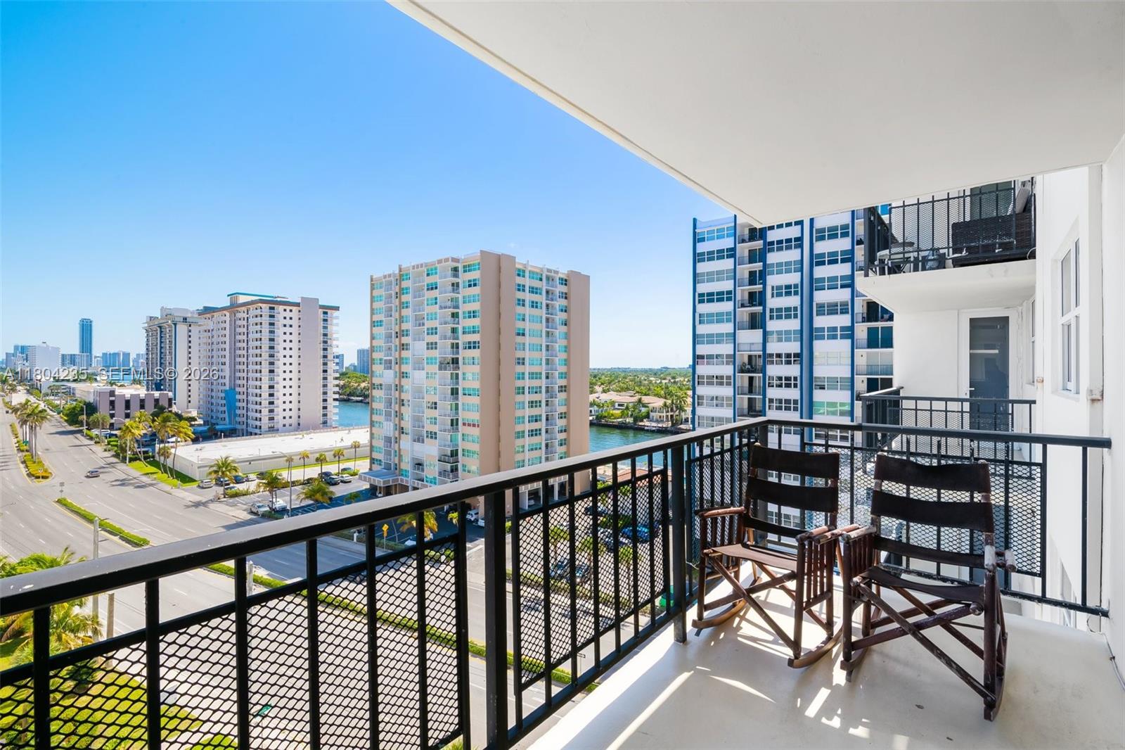 OXFORD TOWERS CONDO - Residential