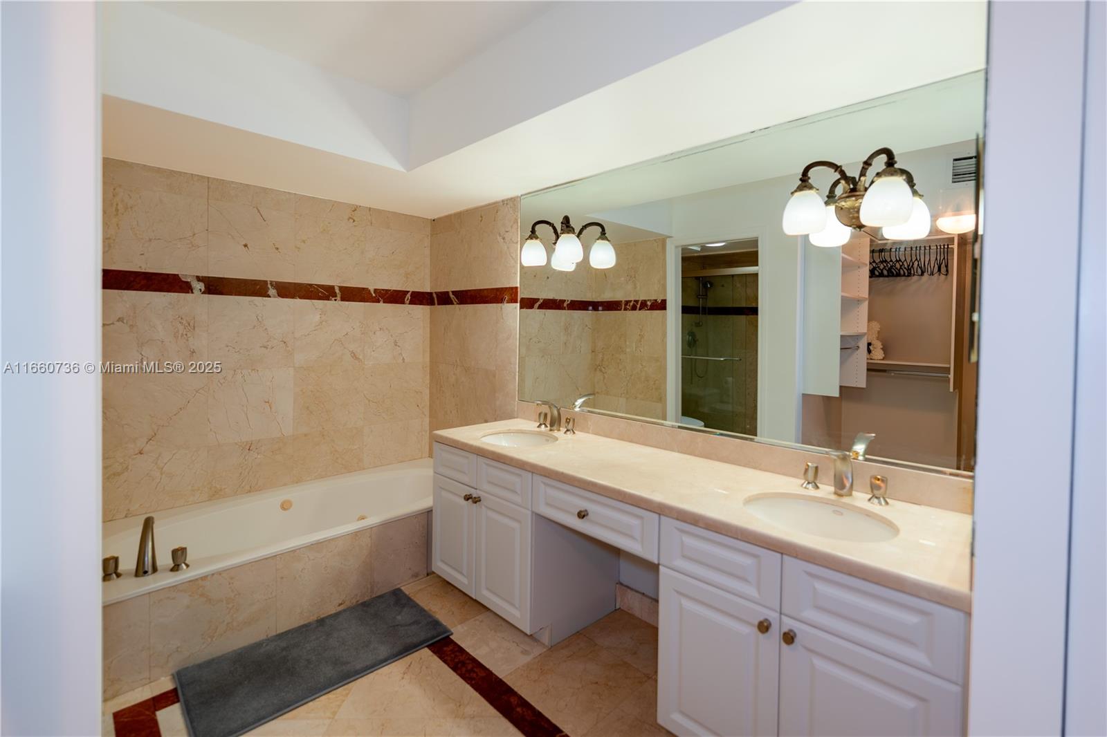 MYSTIC POINTE TOWER 400 C - Residential