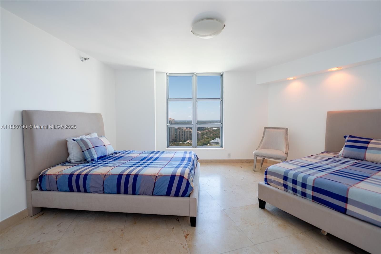 MYSTIC POINTE TOWER 400 C - Residential