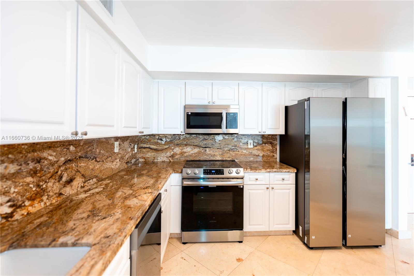 MYSTIC POINTE TOWER 400 C - Residential