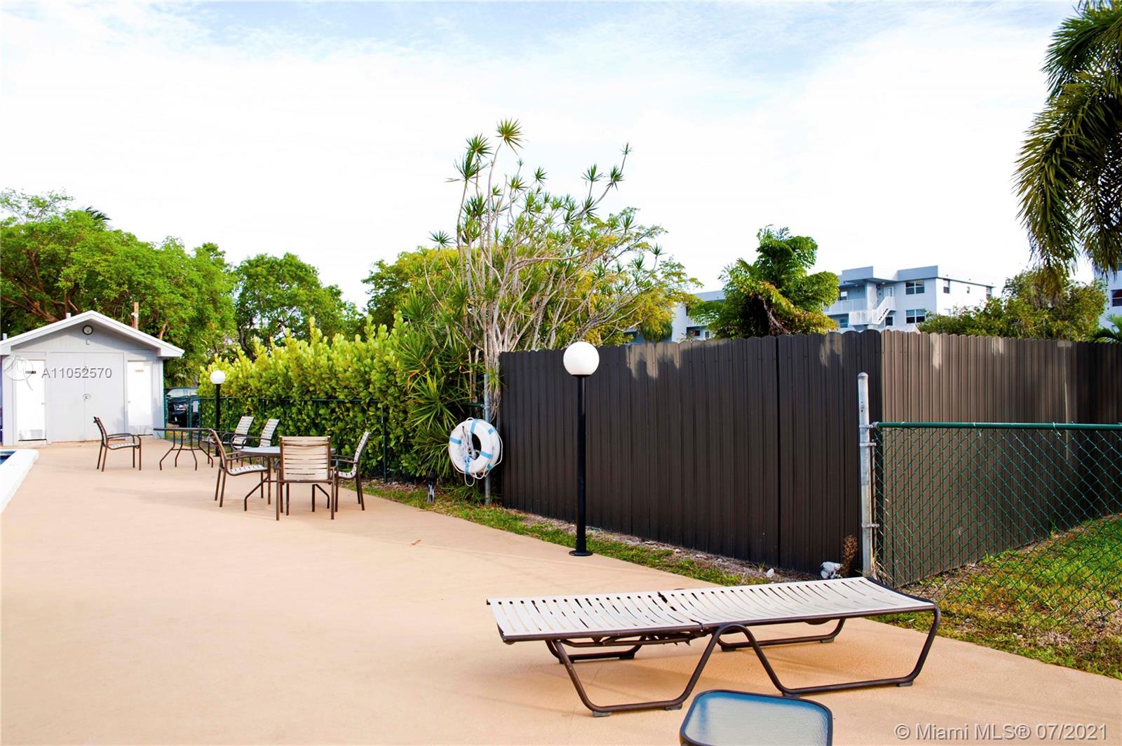 ROYAL PARK CONDO - Residential