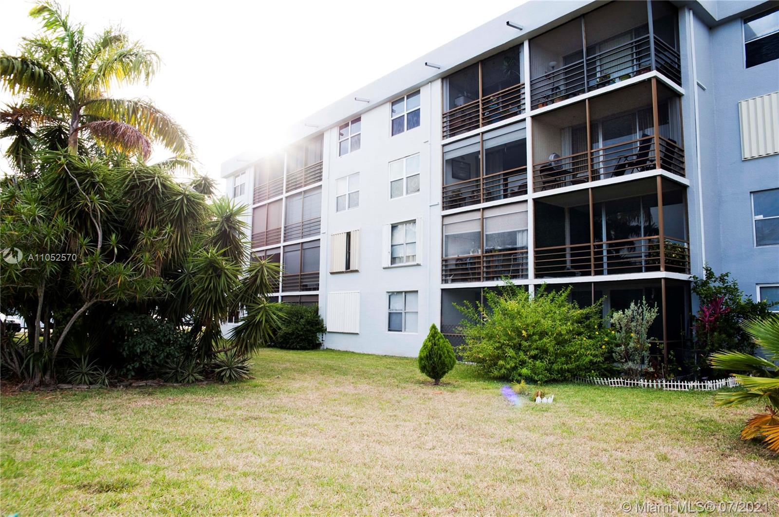 ROYAL PARK CONDO - Residential