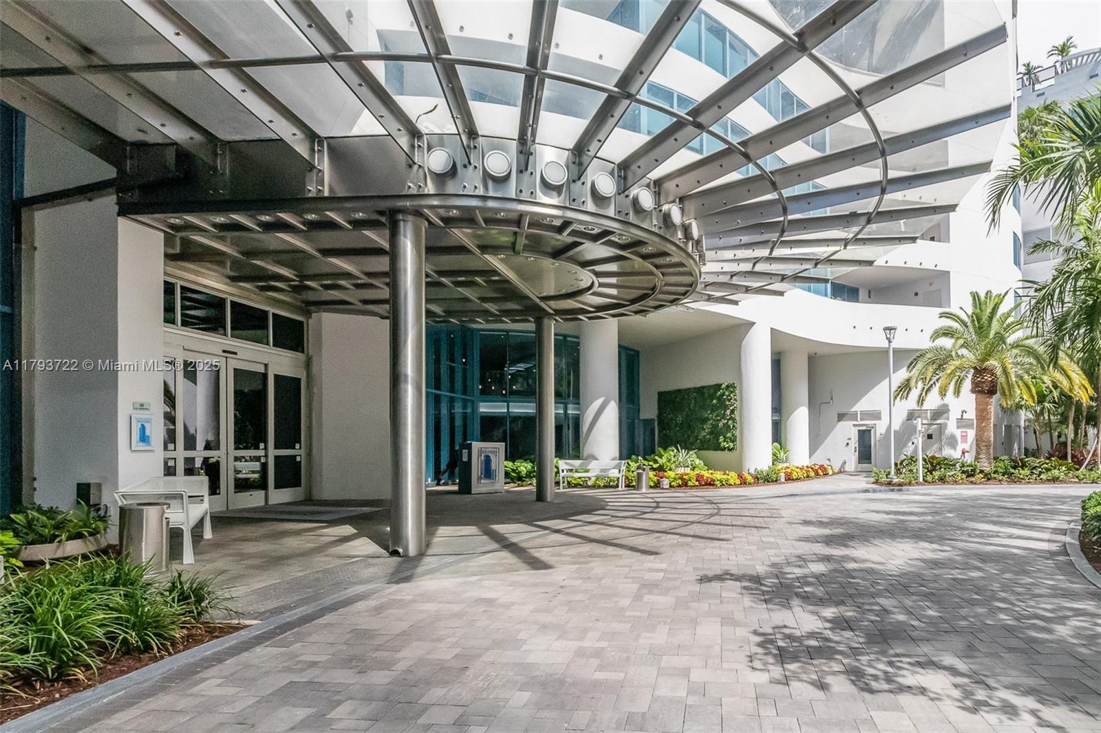 LAS OLAS RIVER HOUSE COND - Residential