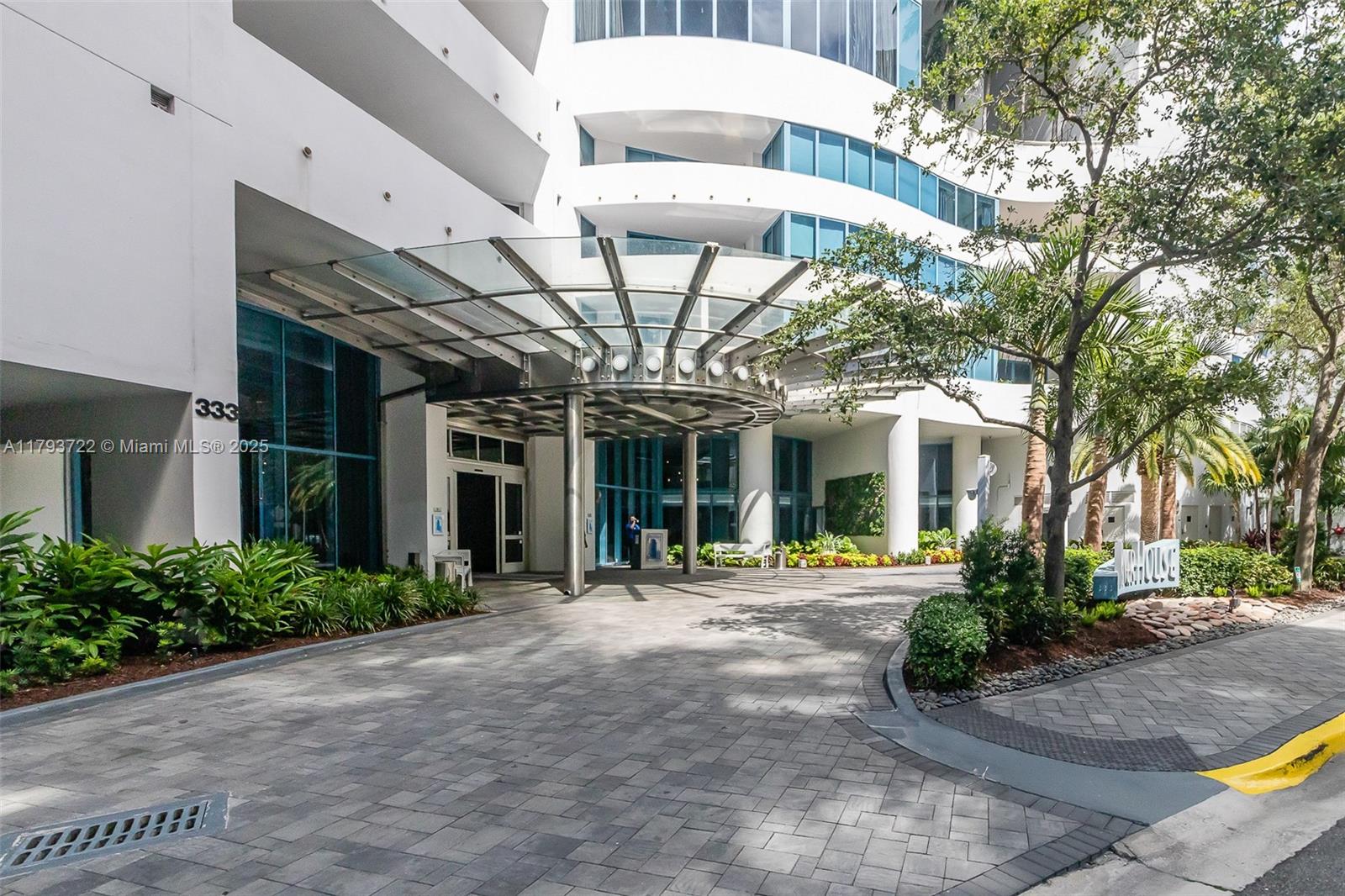 LAS OLAS RIVER HOUSE COND - Residential