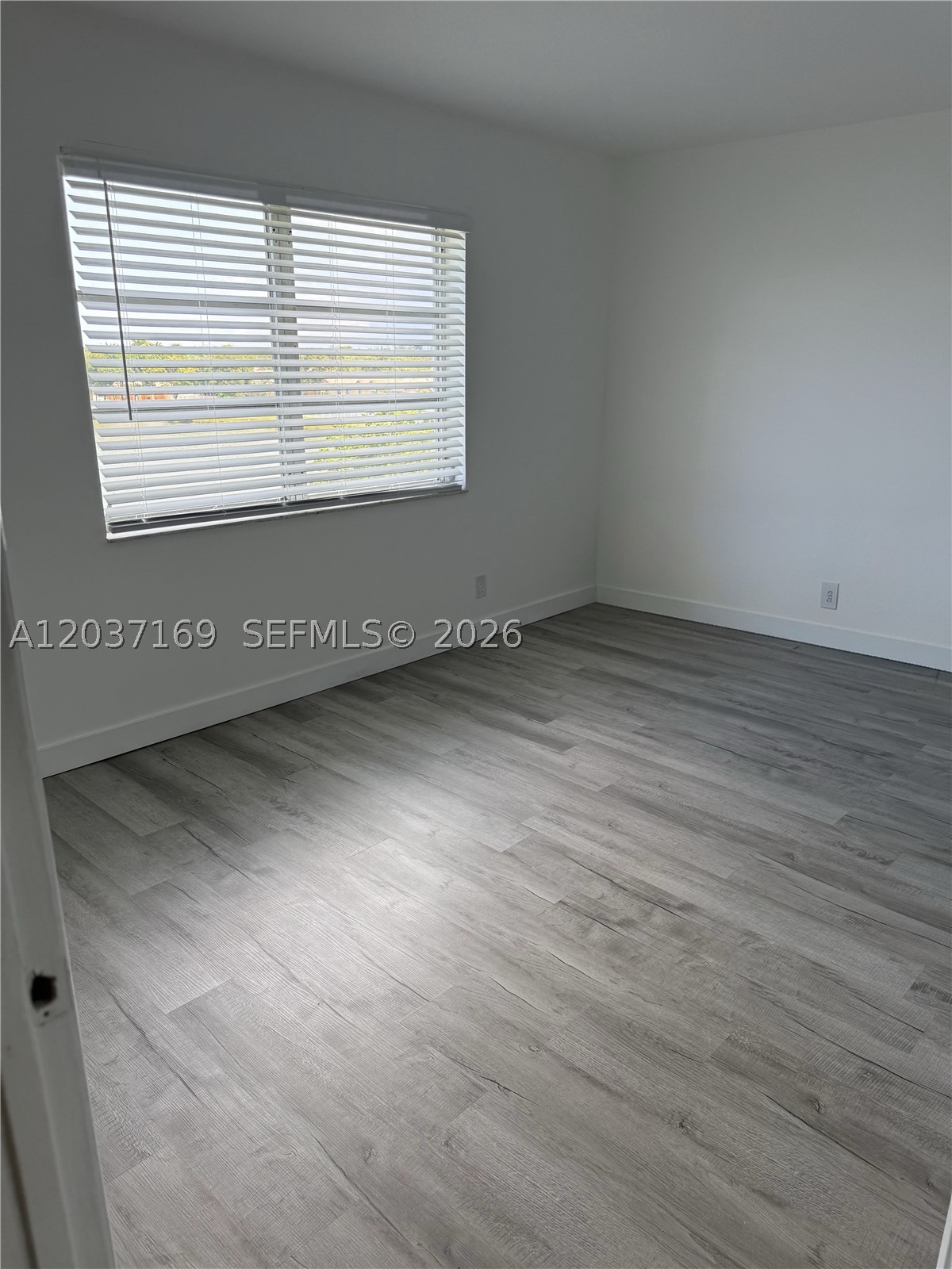 LAKESHORE AT UNIVERSITY P - Residential
