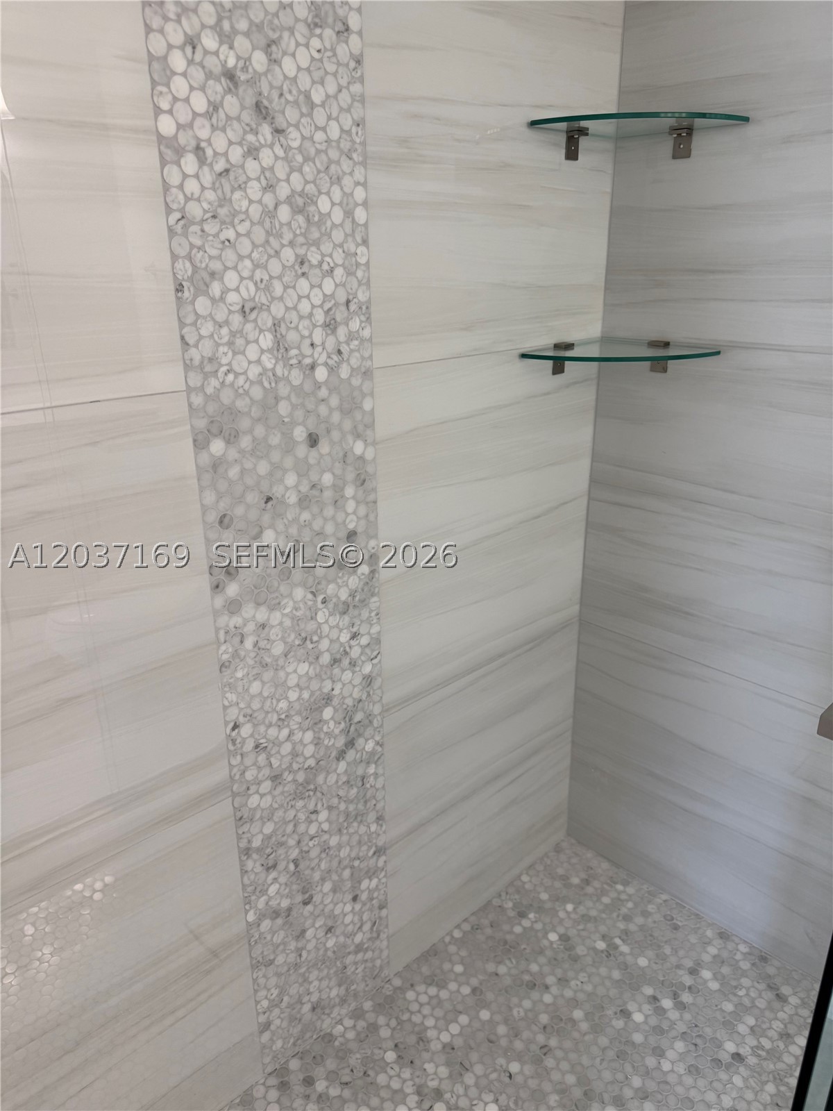 LAKESHORE AT UNIVERSITY P - Residential