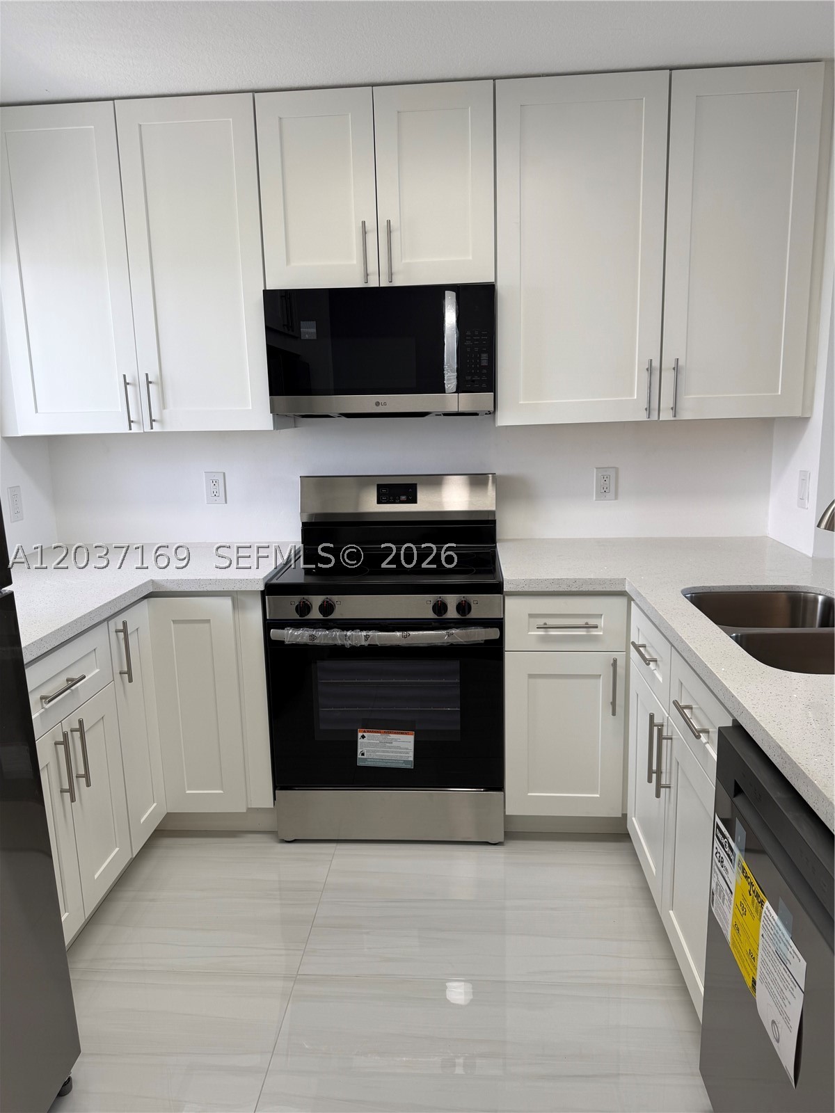 LAKESHORE AT UNIVERSITY P - Residential