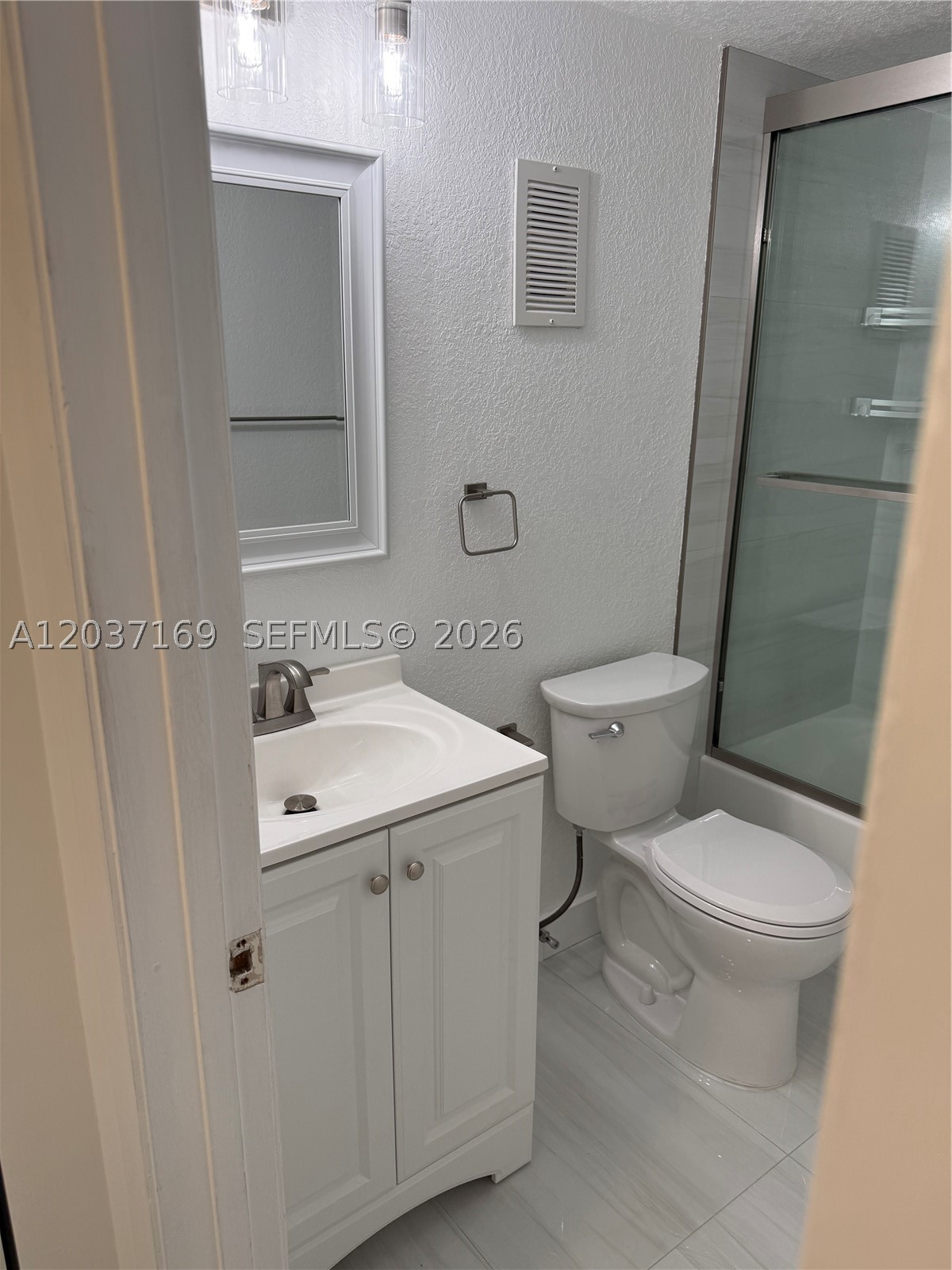LAKESHORE AT UNIVERSITY P - Residential