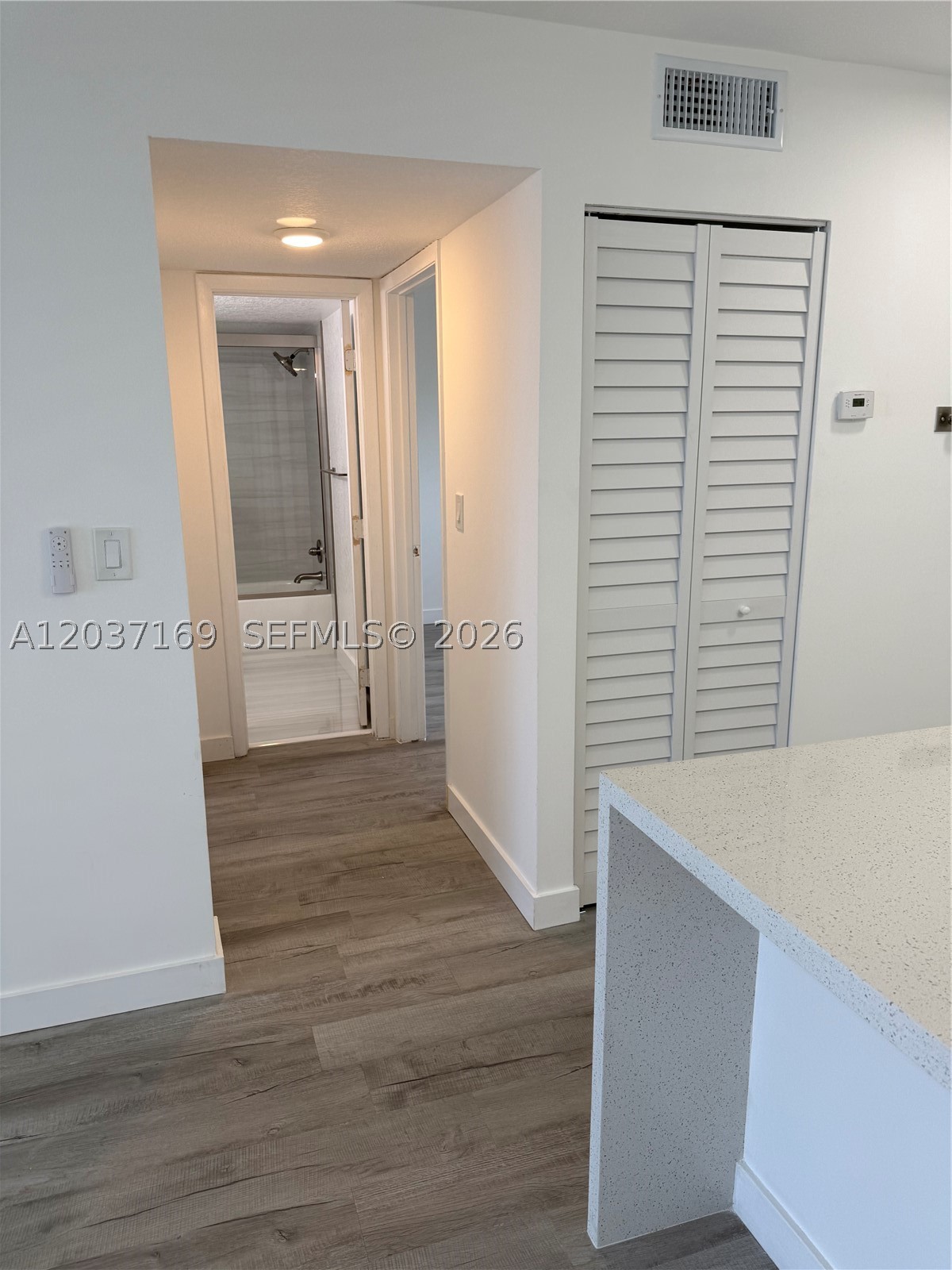 LAKESHORE AT UNIVERSITY P - Residential