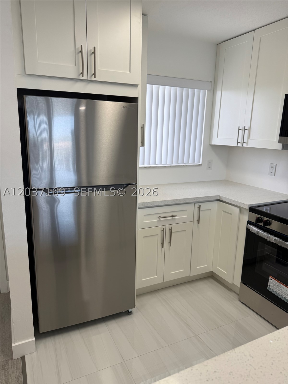 LAKESHORE AT UNIVERSITY P - Residential