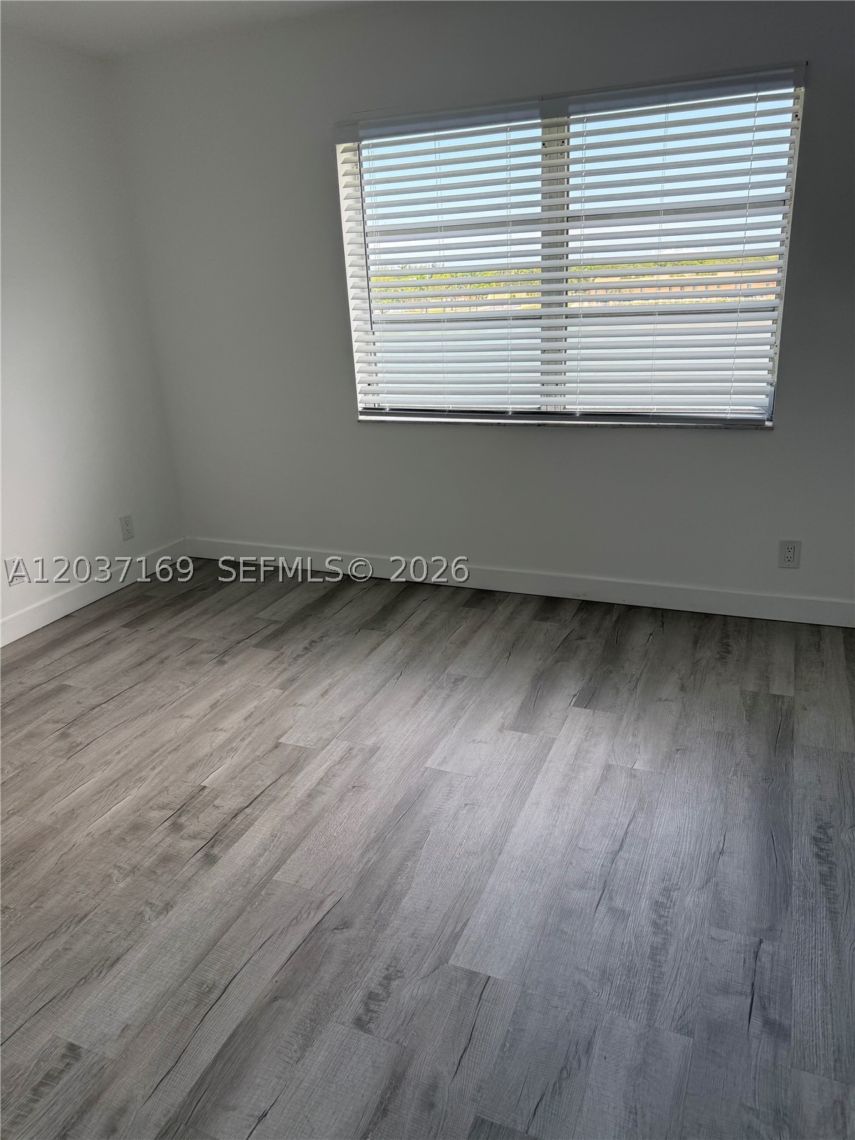 LAKESHORE AT UNIVERSITY P - Residential