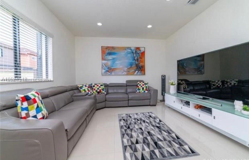 OAKLAND SUBDIVISION - Residential Lease