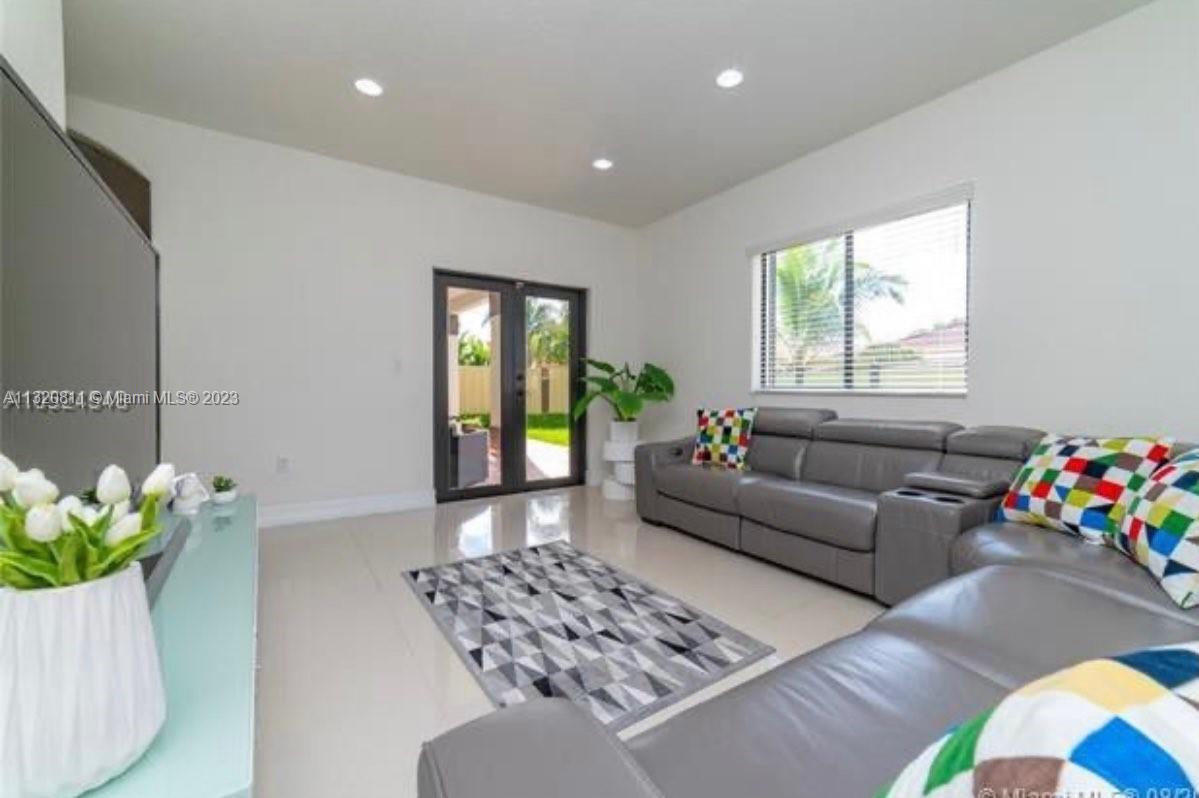 OAKLAND SUBDIVISION - Residential Lease